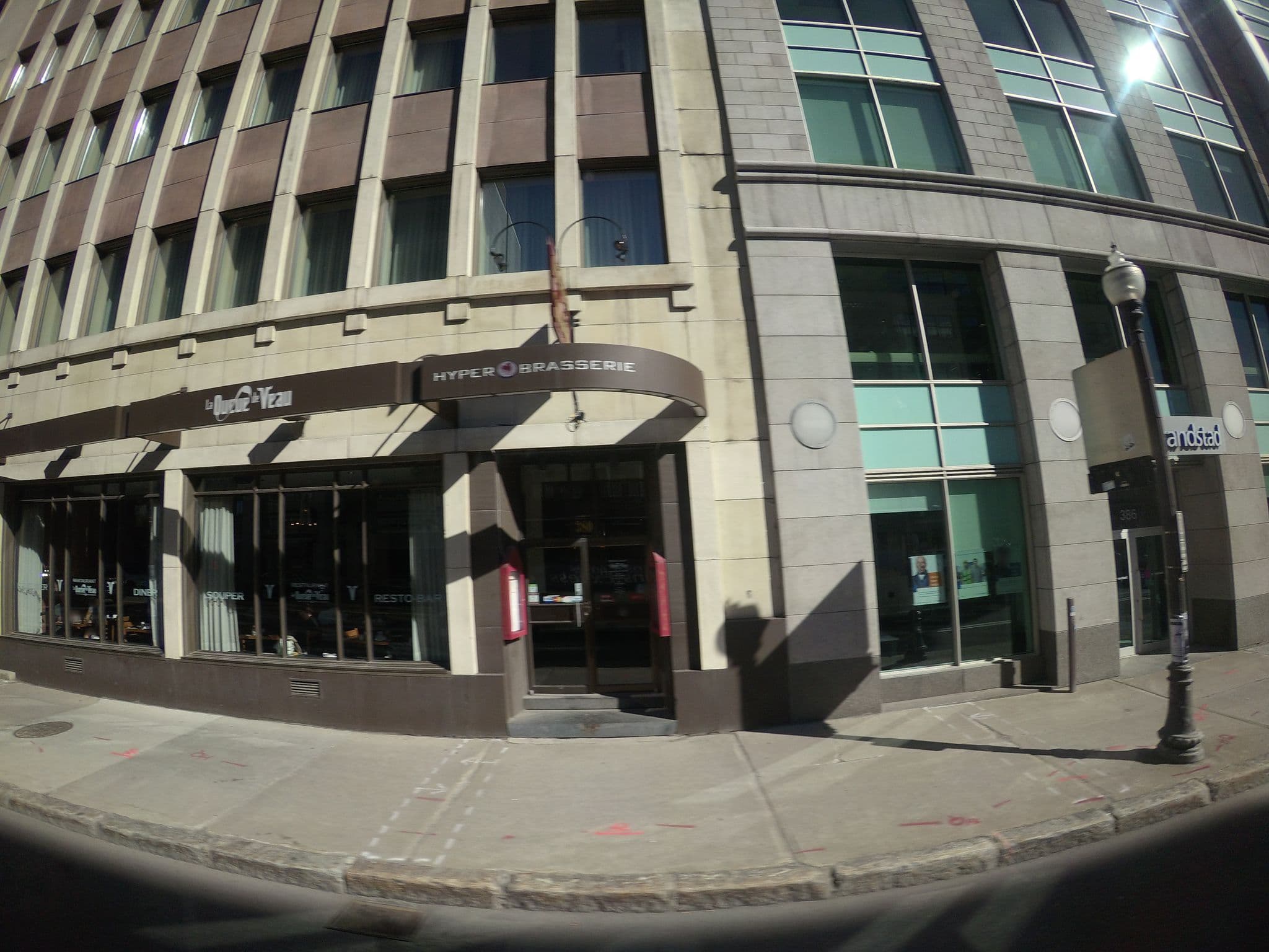Street view near Hotel Royal William, Québec — © angoca (CC BY-SA · Mapillary)