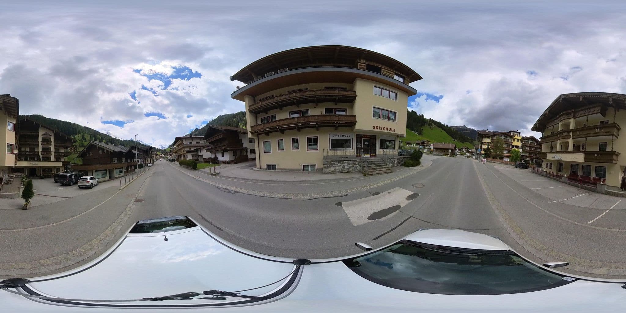 Street view near Dinner@Tux, Tux — © osmplus_org (CC BY-SA · Mapillary)