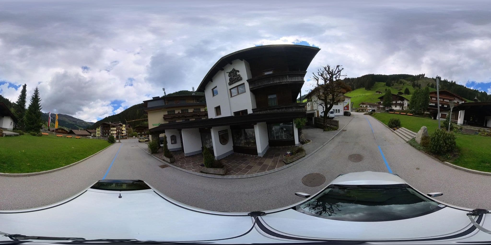 Street view near Hotel Eden, Tux — © osmplus_org (CC BY-SA · Mapillary)