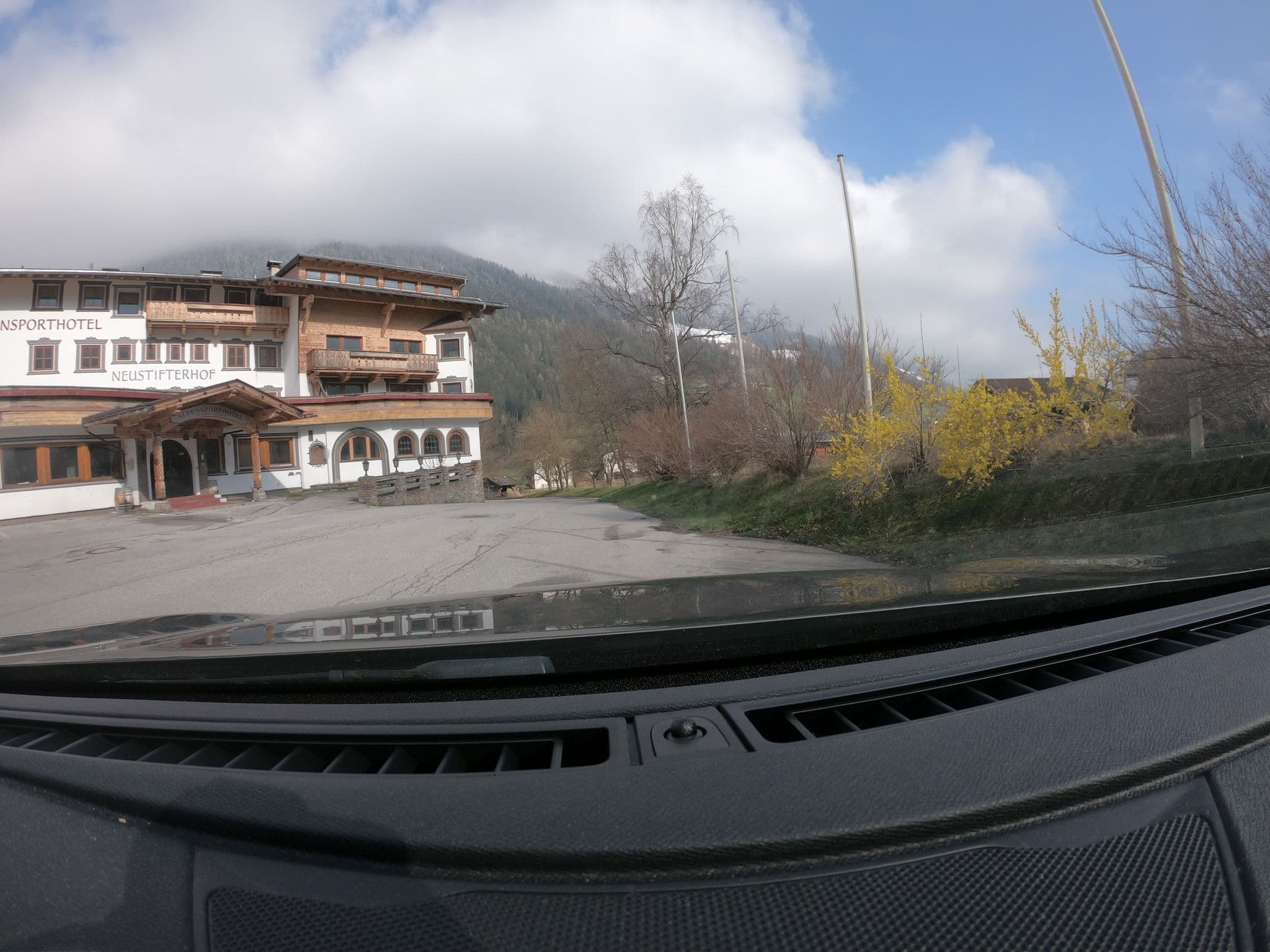 Street view near HP Hotel GmbH, Neustift im Stubaital — © natebus (CC BY-SA · Mapillary)