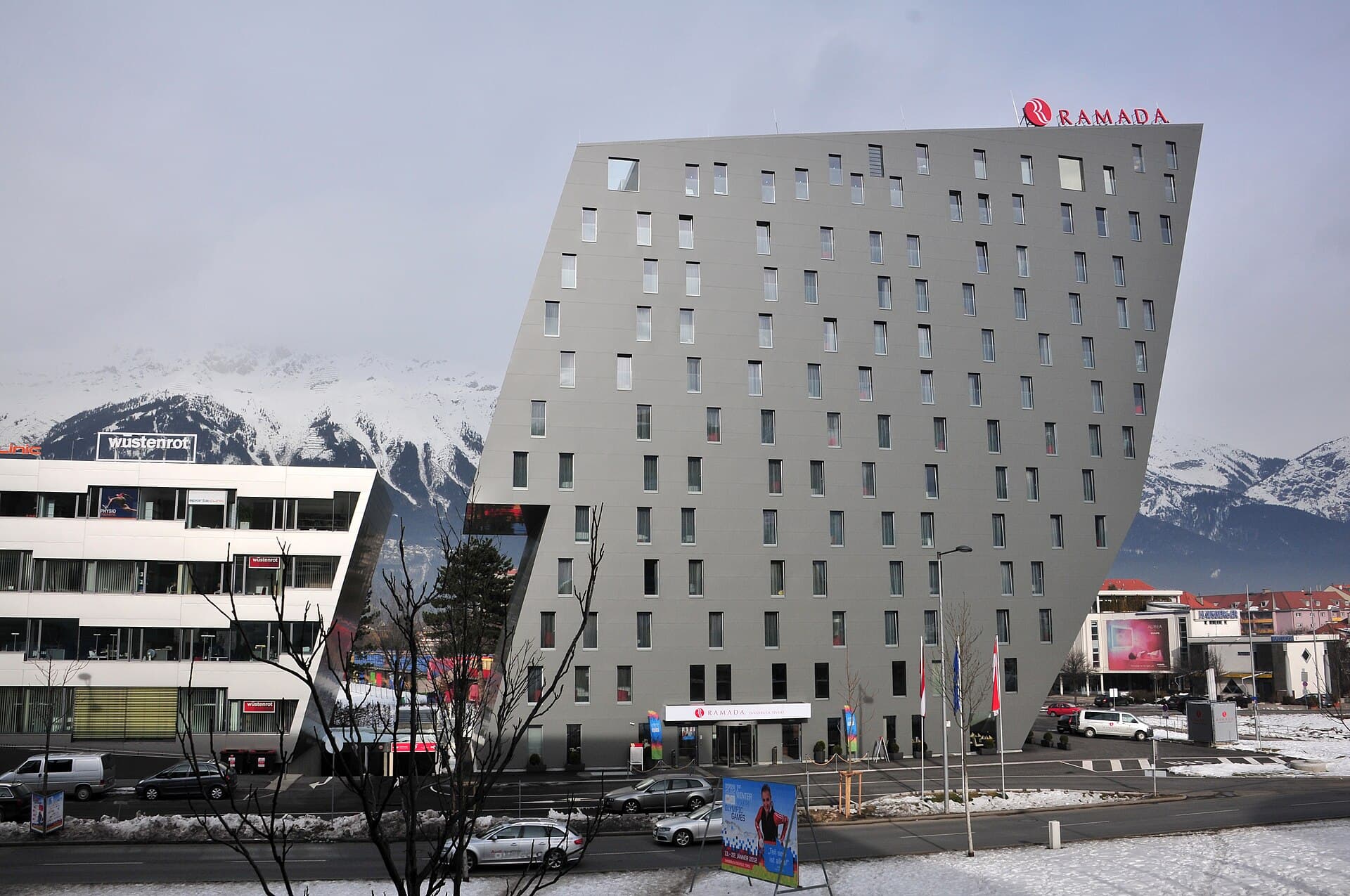 Tivoli Hotel Innsbruck (via Wikimedia Commons, CC BY-SA 3.0 at)