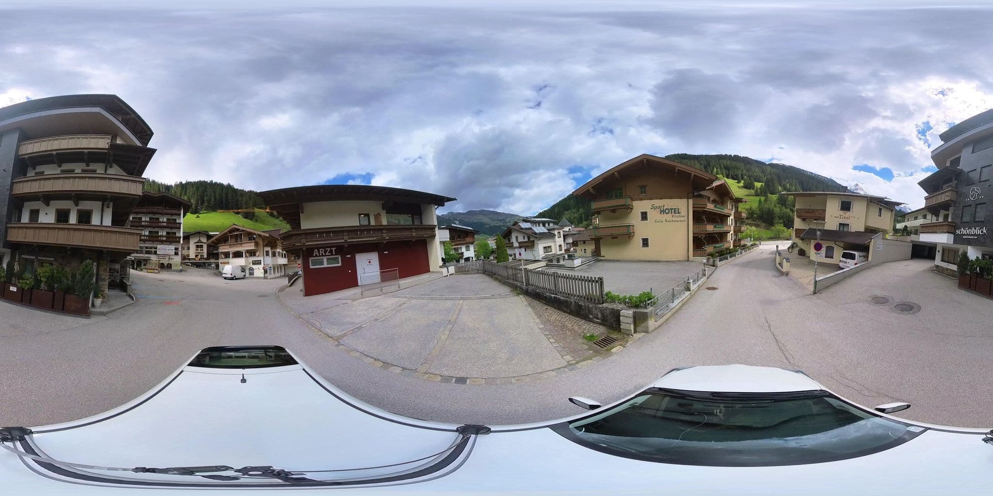 Street view near Fremdenheim Schönblick, Tux — © osmplus_org (CC BY-SA · Mapillary)