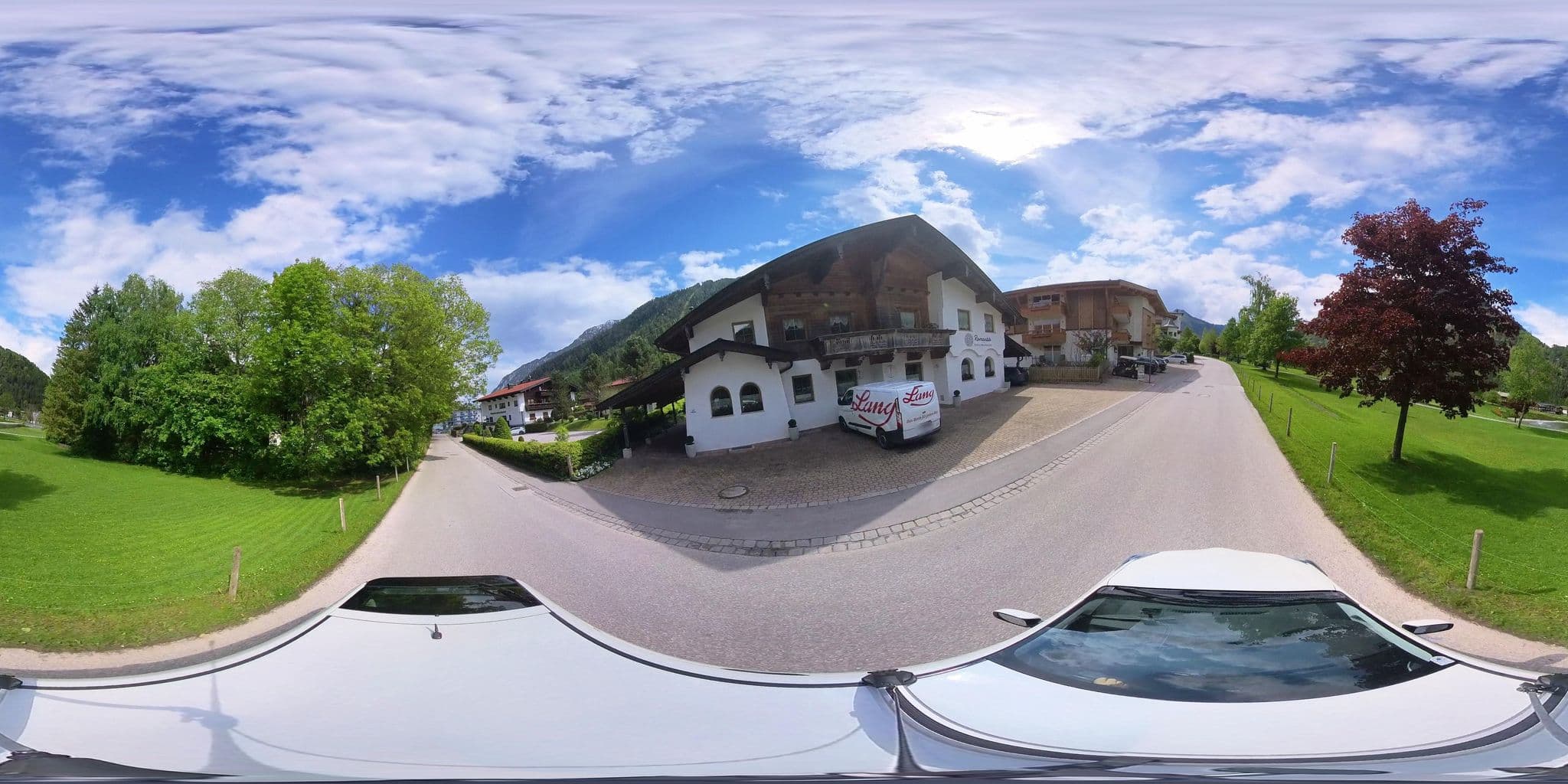 Street view near Apart Garni Alpenperle, Maurach — © osmplus_org (CC BY-SA · Mapillary)
