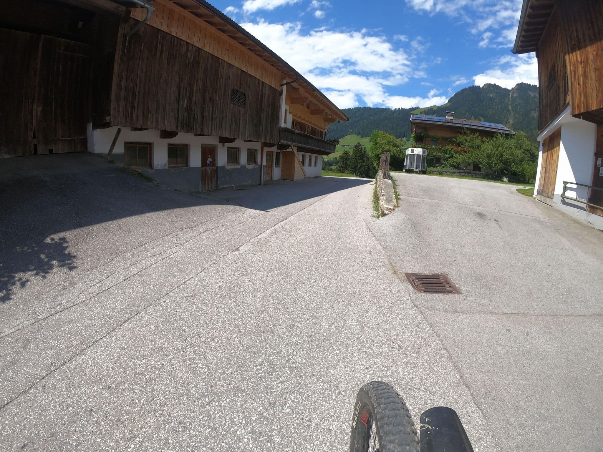 Street view near Hildegard Margreiter, Alpbach — © vinisa (CC BY-SA · Mapillary)