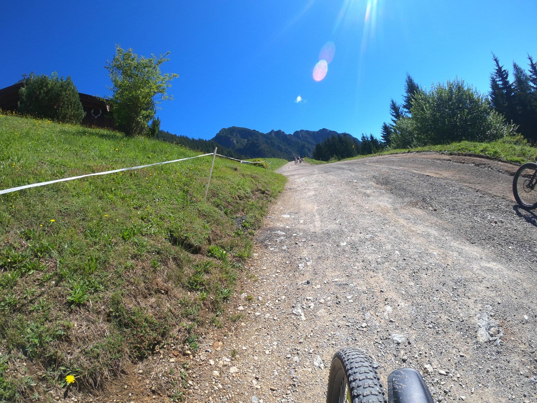 Street view near Chalet Bischoferalm, Alpbach — © vinisa (CC BY-SA · Mapillary)