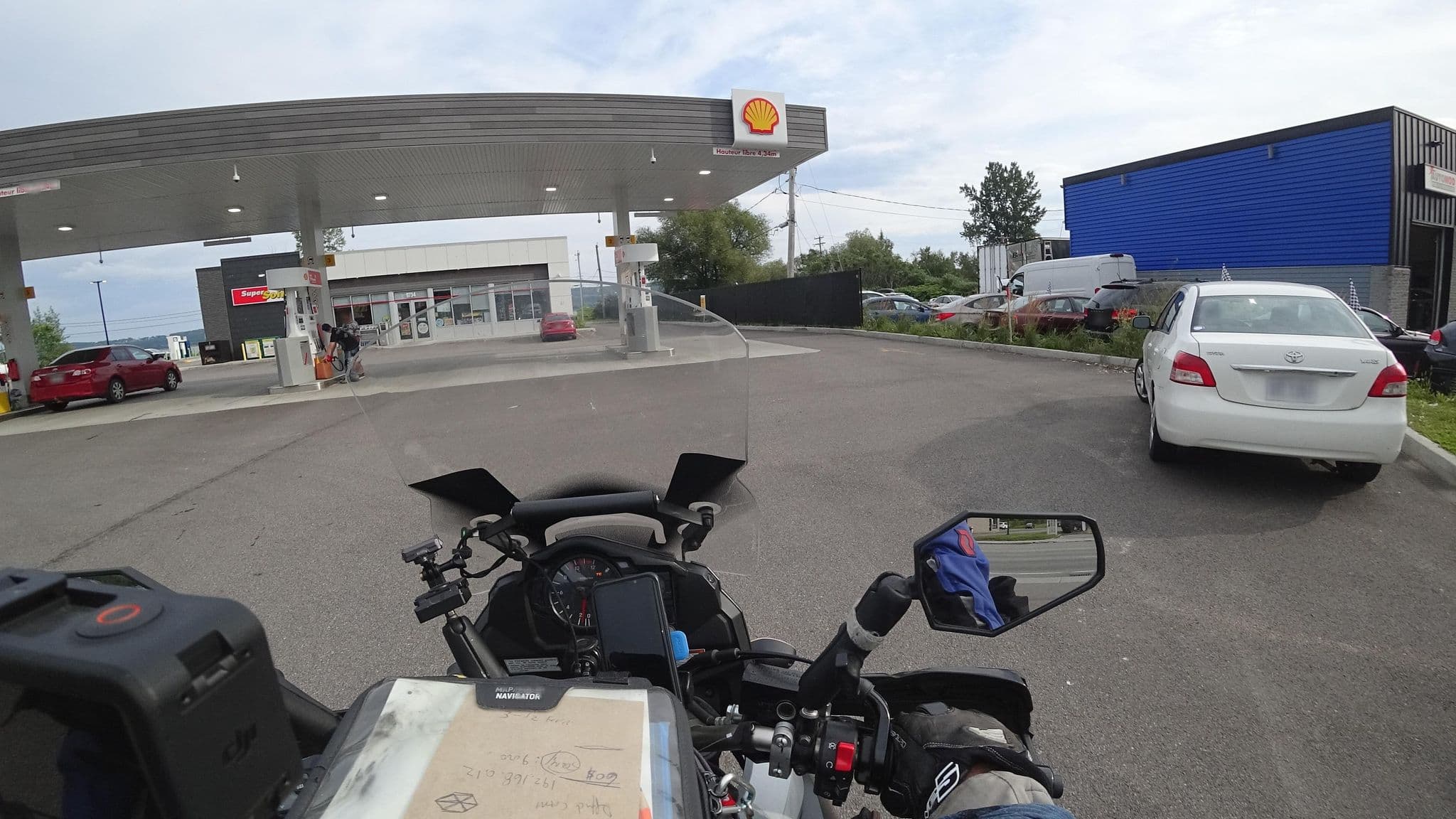Street view near Motel Bellevue, Beaupré — © michelcouturemotomcm (CC BY-SA · Mapillary)