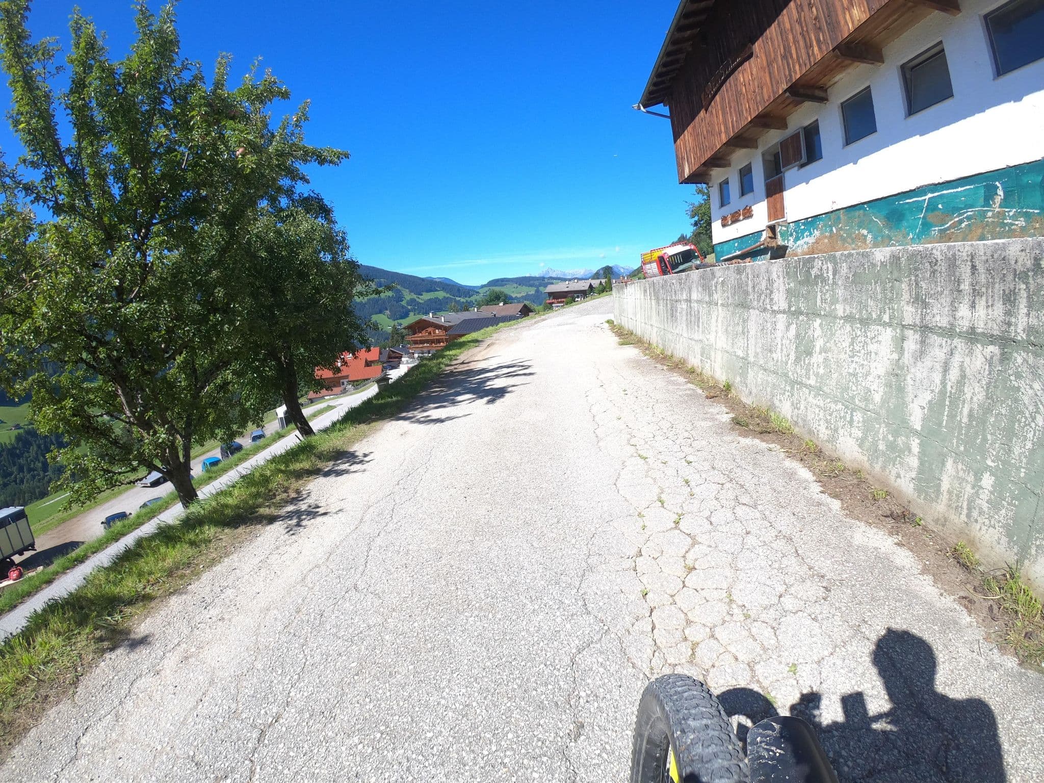 Street view near Appartement Rossalm mit Sauna für 6-11 Personen, Alpbach — © vinisa (CC BY-SA · Mapillary)