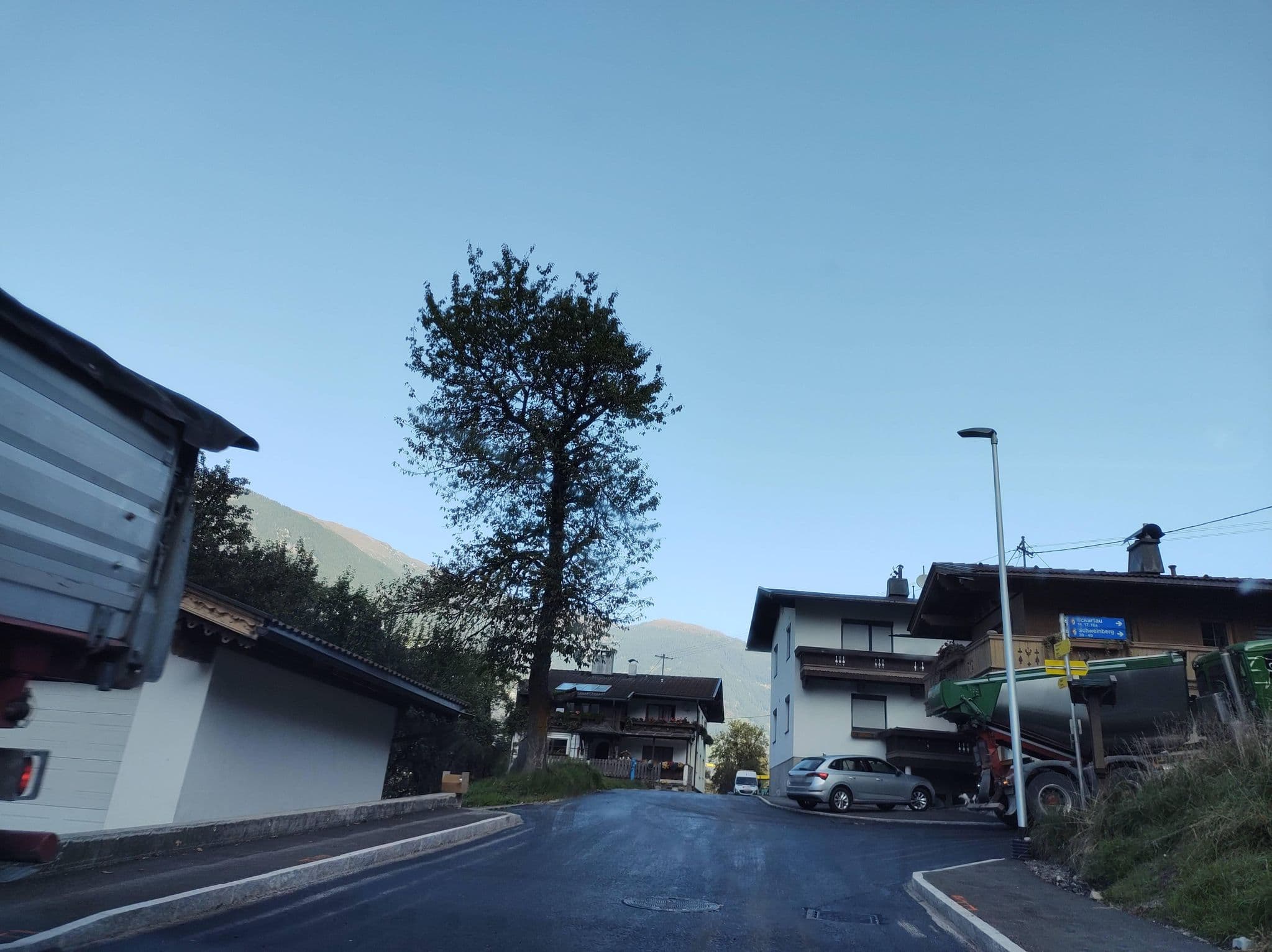 Street view near Eckartauerhof Hotel Mayrhofen, Schwendau — © thetornado76 (CC BY-SA · Mapillary)