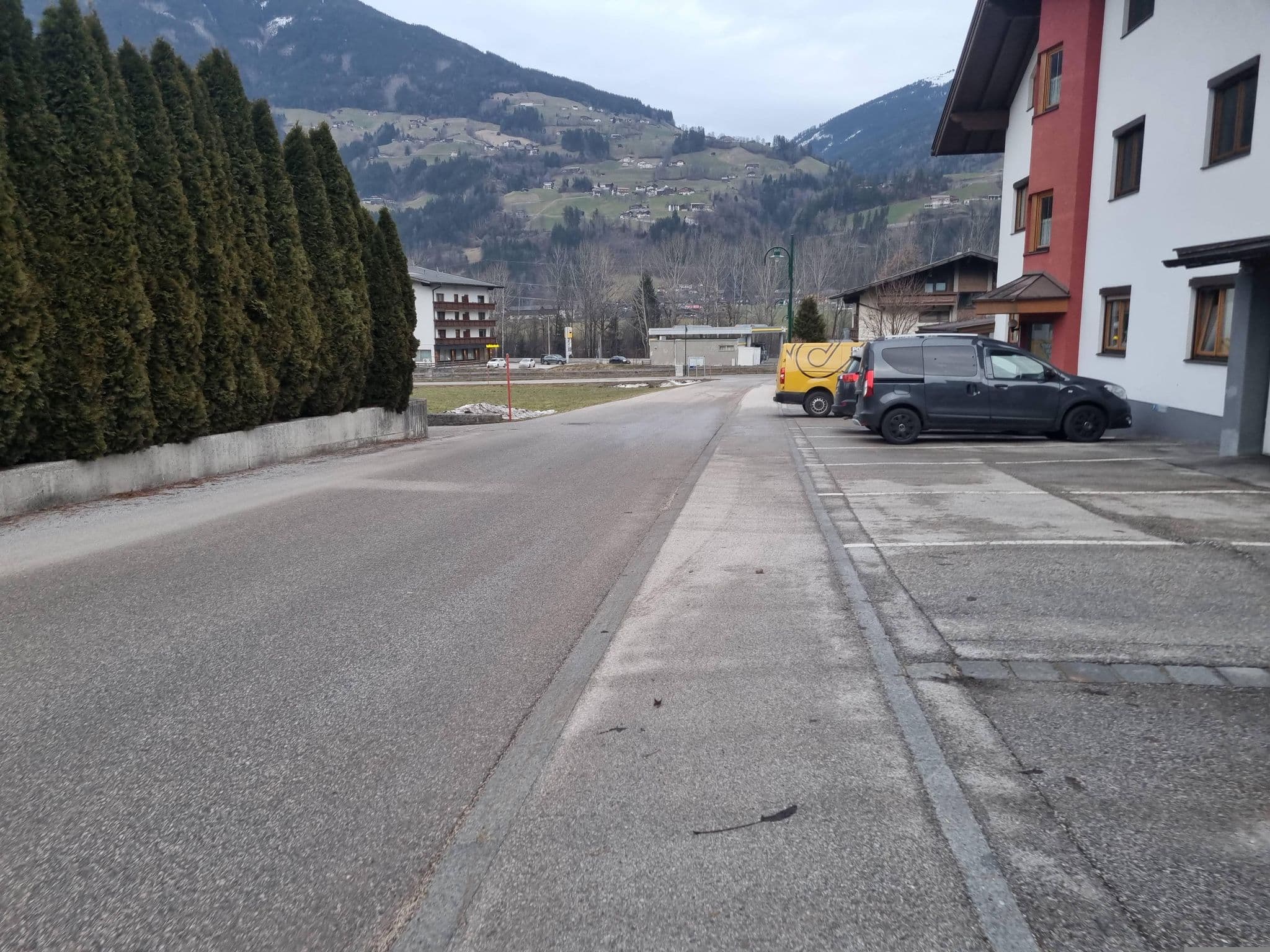 Street view near Apart Dengg, Ried im Zillertal — © dsmm (CC BY-SA · Mapillary)