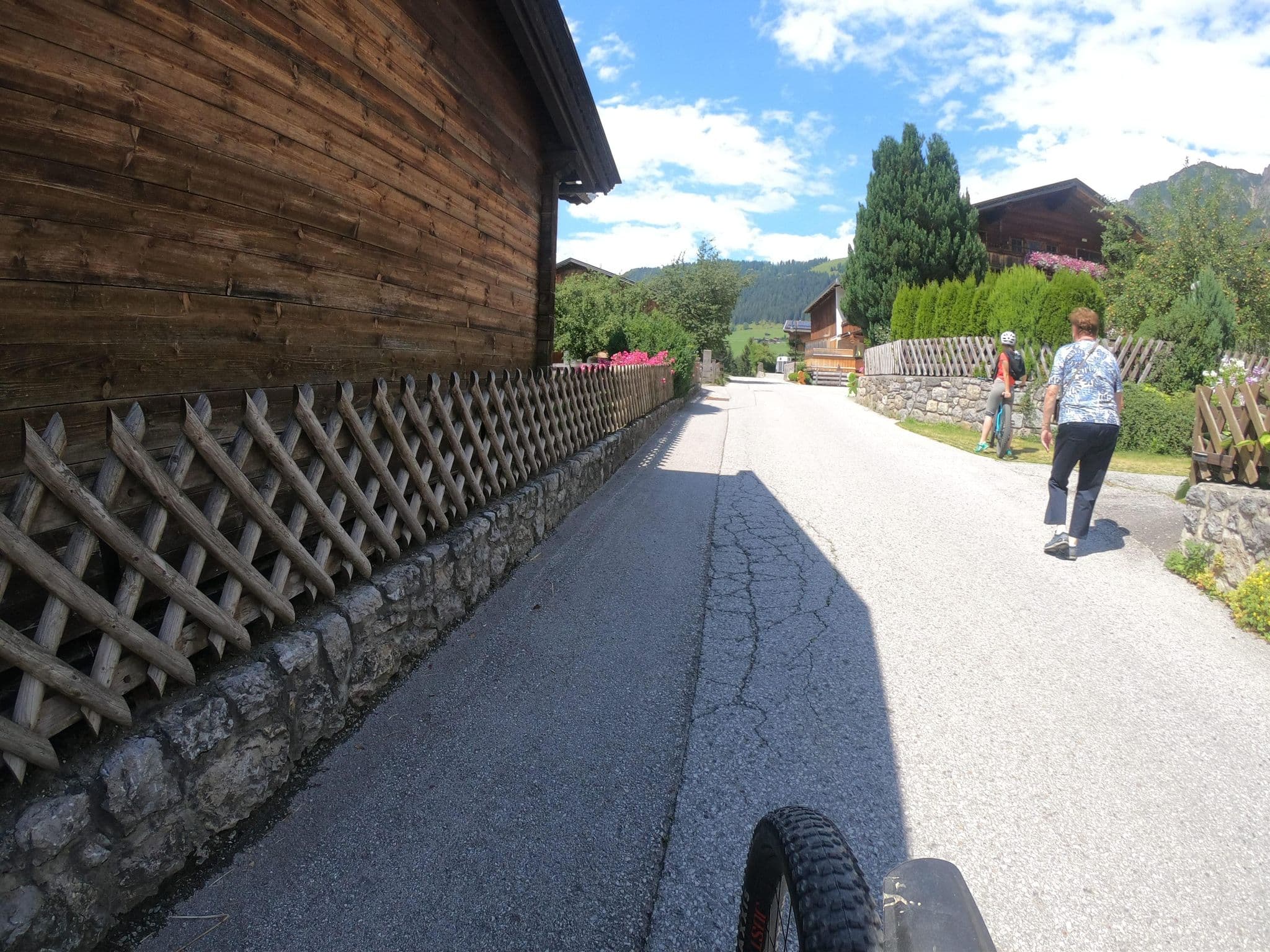 Street view near Appartements Stoffen & Zuhaus, Alpbach — © vinisa (CC BY-SA · Mapillary)