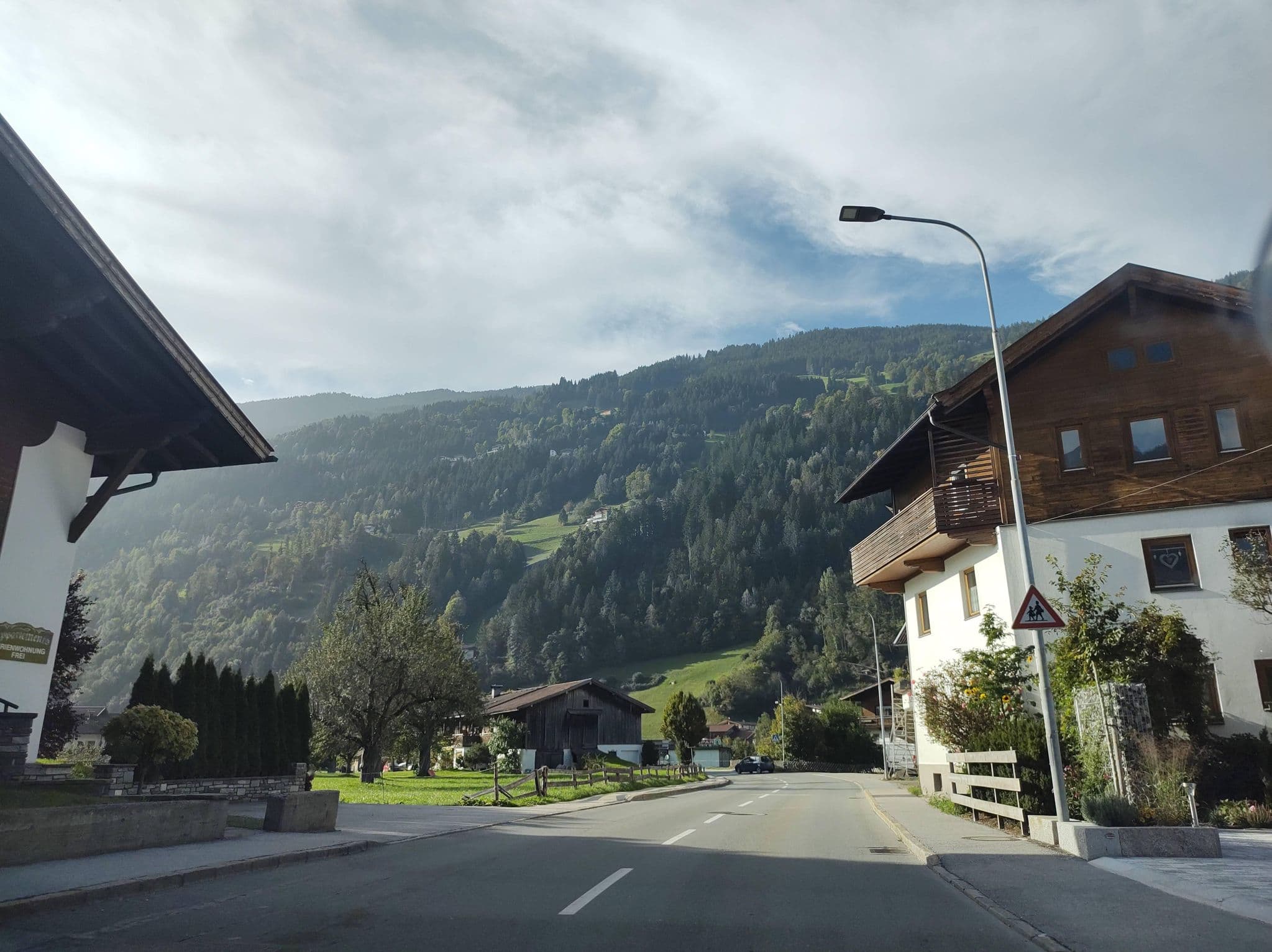 Street view near Landhaus St. Hubertus Luise Eberharter, Zell am Ziller — © thetornado76 (CC BY-SA · Mapillary)