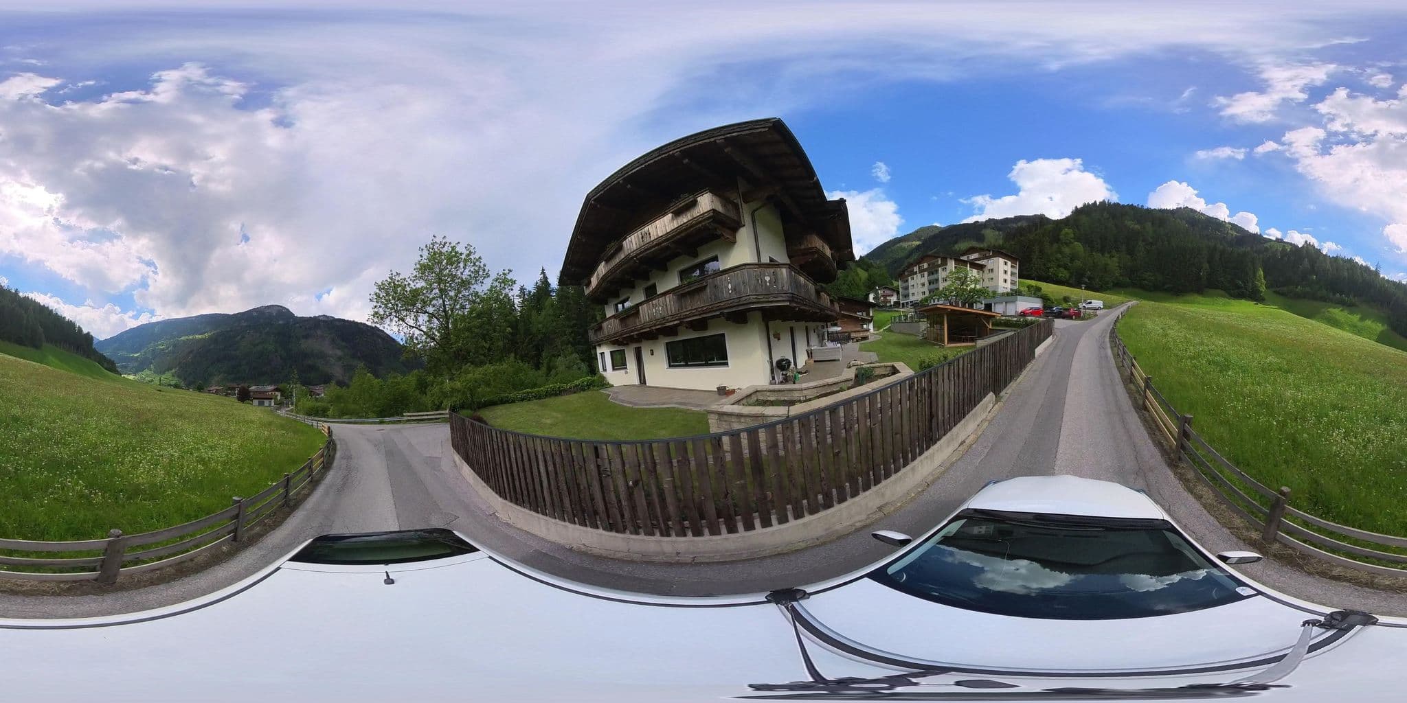 Street view near Landhaus Ifangl, Mayrhofen — © osmplus_org (CC BY-SA · Mapillary)