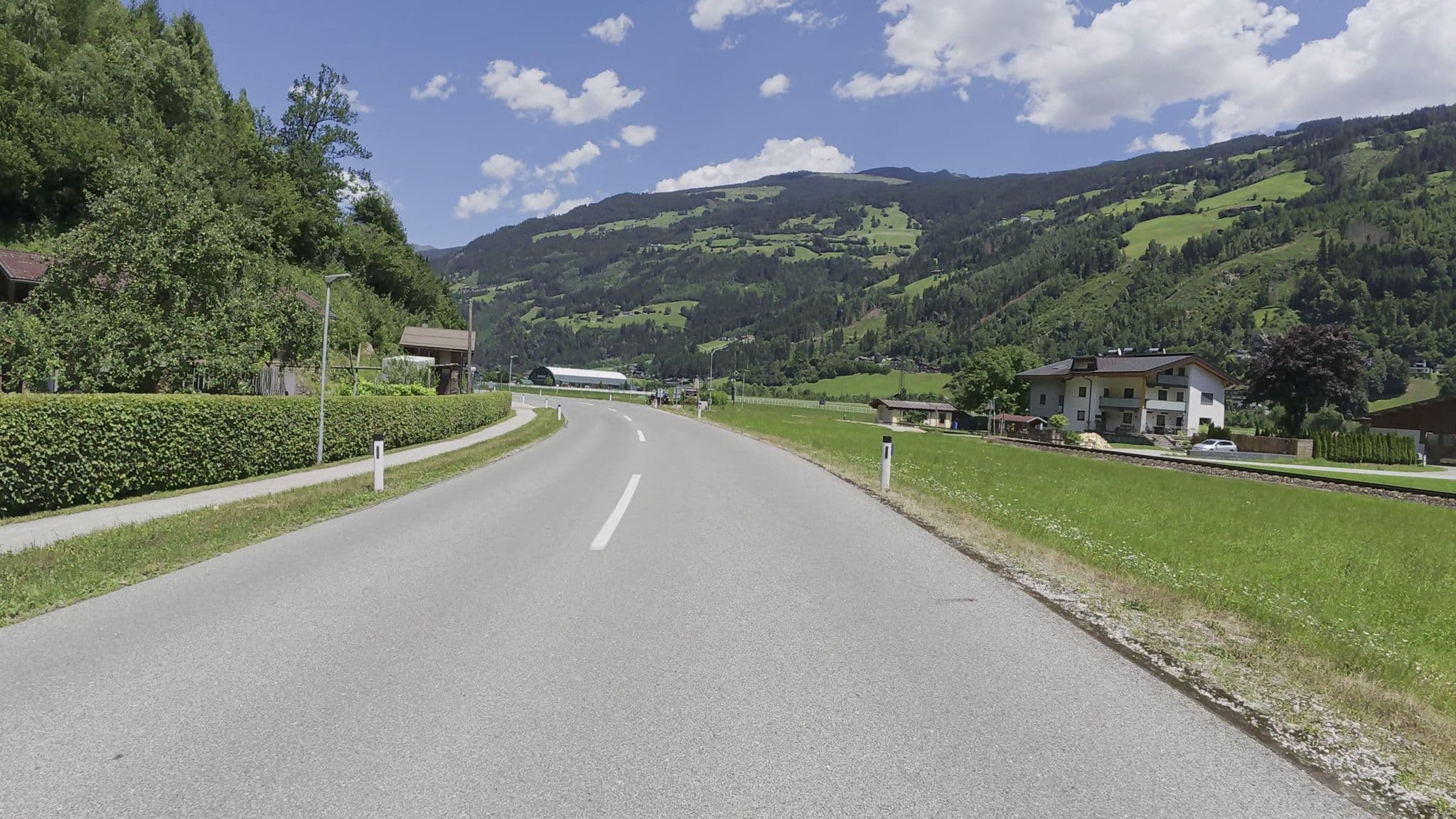 Street view near Pension Krapferhäusl, Zell am Ziller — © Guzzi_Franze (CC BY-SA · Mapillary)