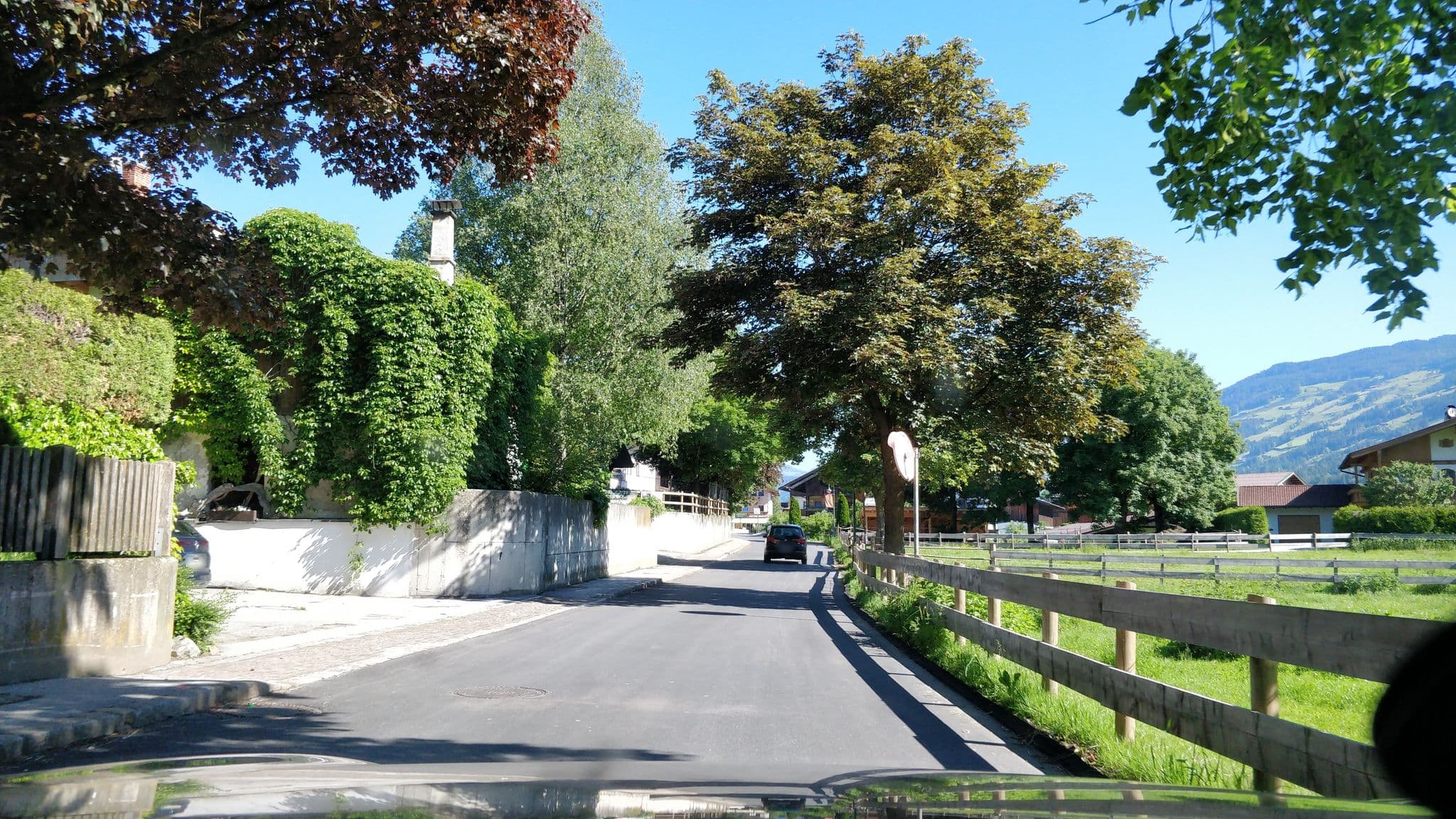 Street view near Landhaus Gartner, Kapfing — © rcollins (CC BY-SA · Mapillary)