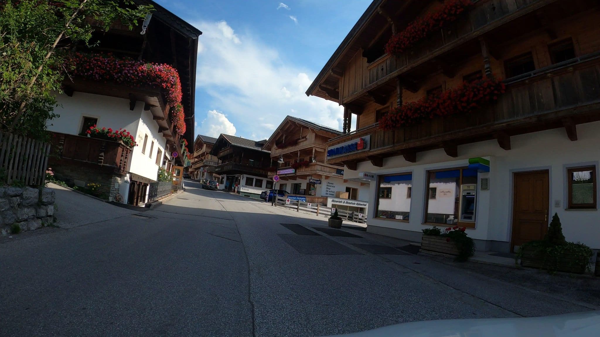 Street view near Haus Moa, Alpbach — © osmplus_org (CC BY-SA · Mapillary)