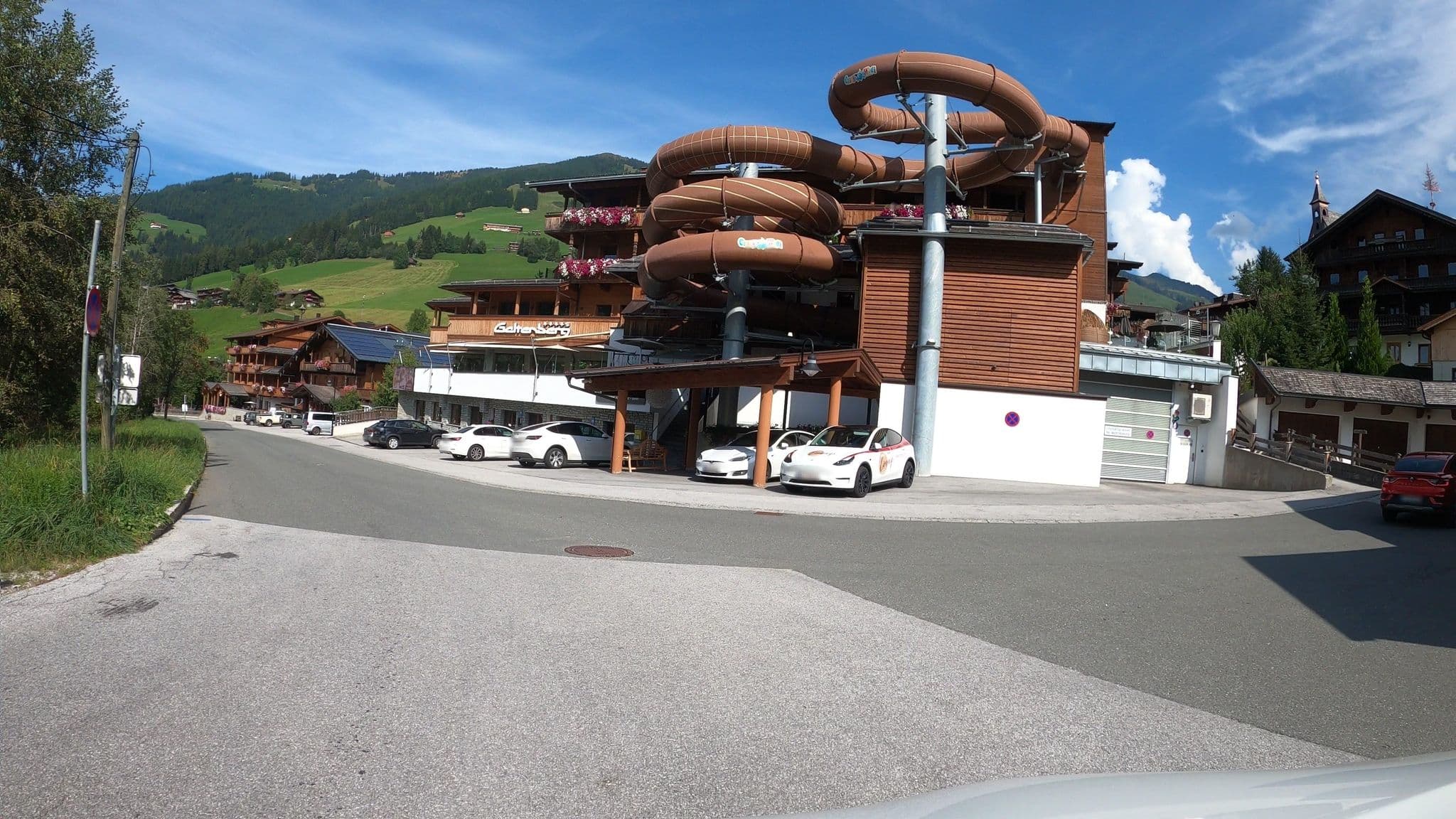 Street view near Galtenberg Family & Wellness Resort, Alpbach — © osmplus_org (CC BY-SA · Mapillary)
