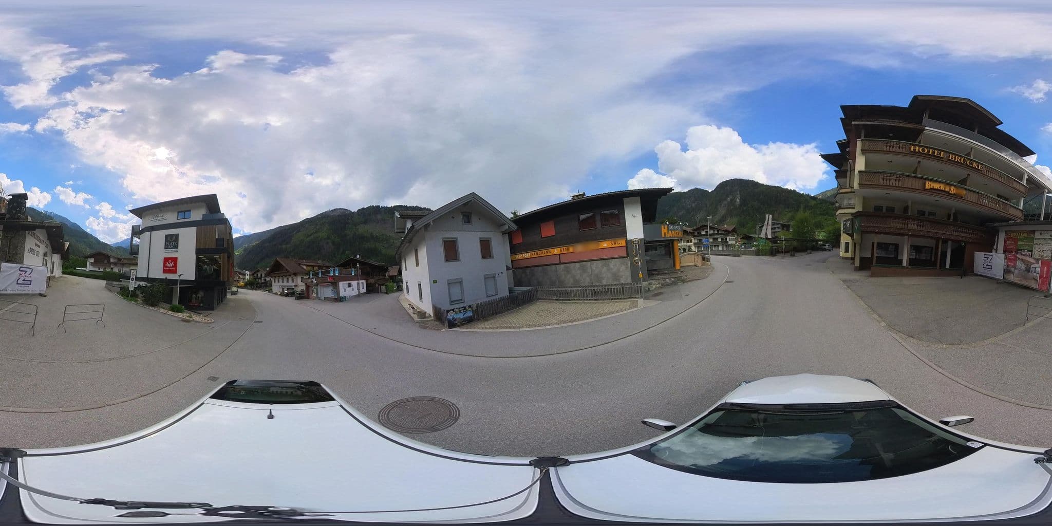 Street view near Chalet Down Town Lodge, Mayrhofen — © osmplus_org (CC BY-SA · Mapillary)