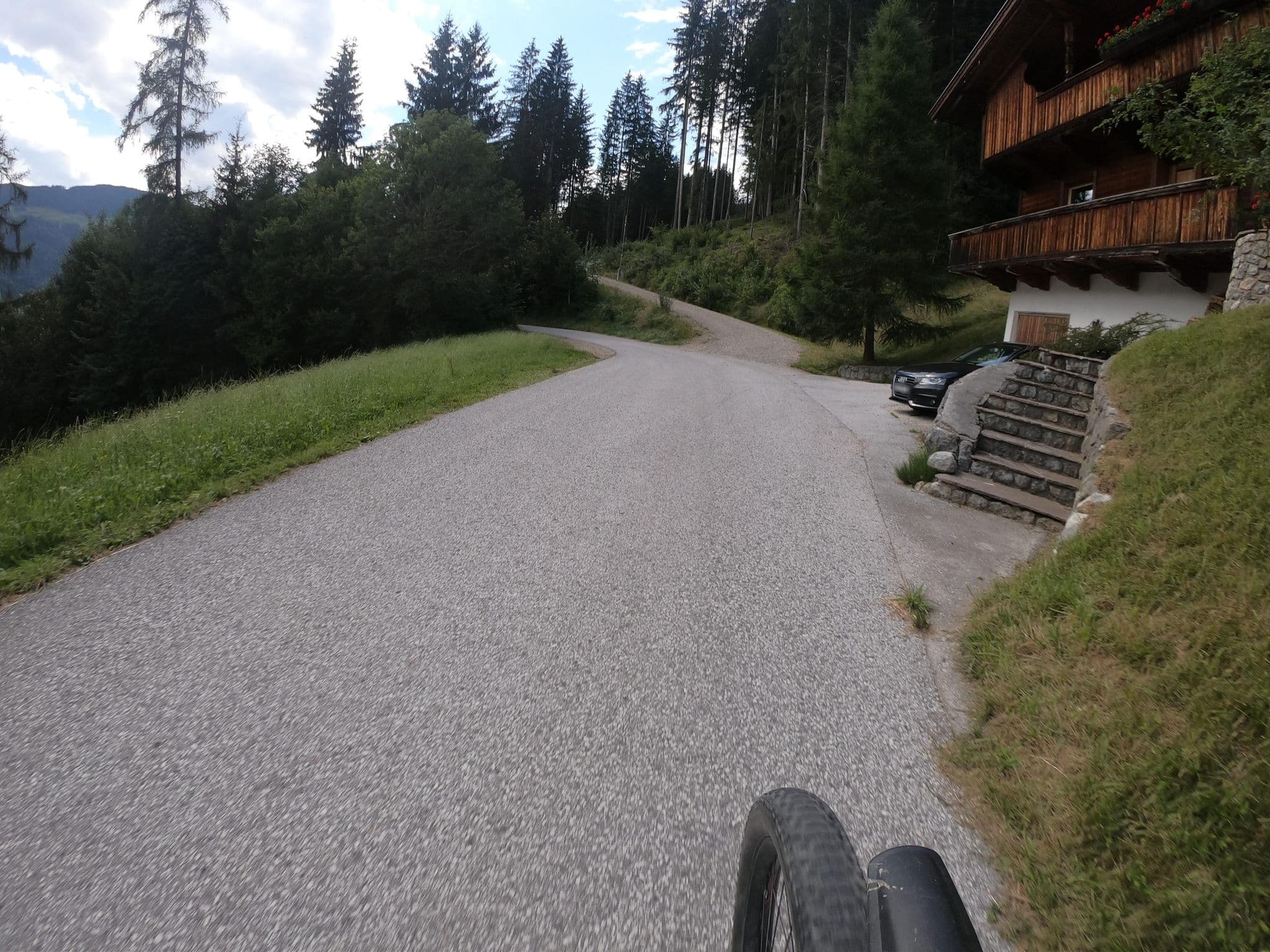 Street view near Muhlbachhof, Alpbach — © vinisa (CC BY-SA · Mapillary)
