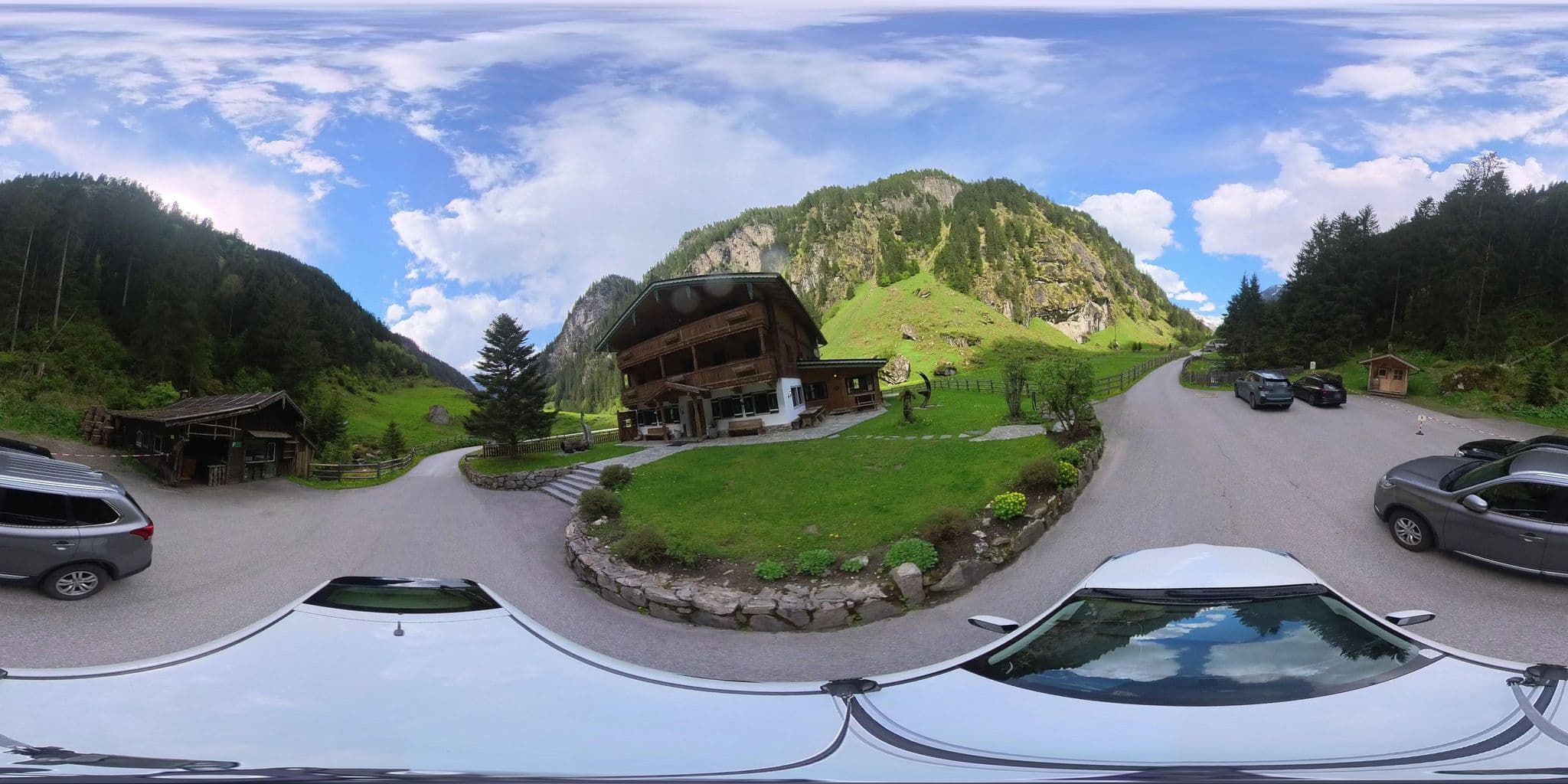 Street view near Gasthaus Lacknerbrunn, Finkenberg — © osmplus_org (CC BY-SA · Mapillary)