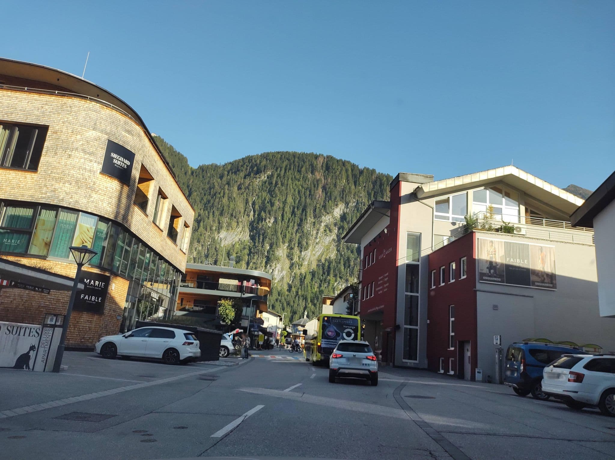 Street view near Sieghard Suites, Mayrhofen — © thetornado76 (CC BY-SA · Mapillary)