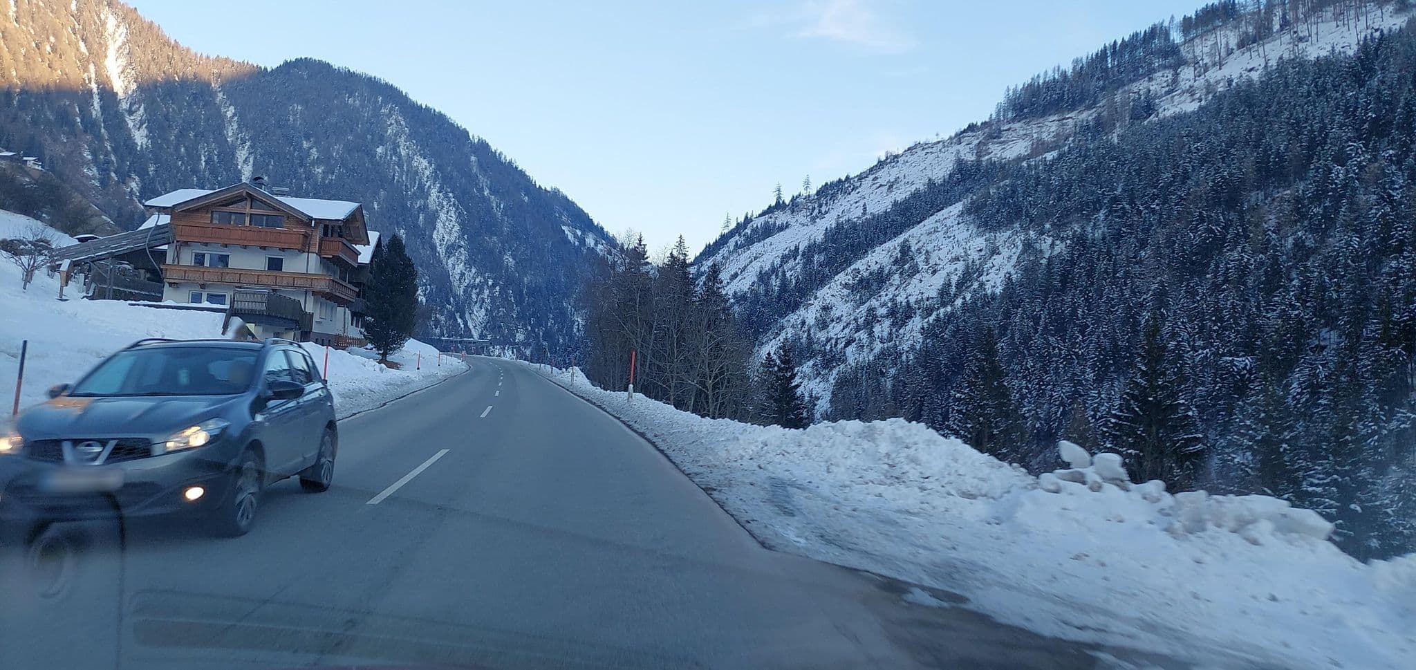 Street view near Haus Dorfblick, Virgen — © gzin (CC BY-SA · Mapillary)