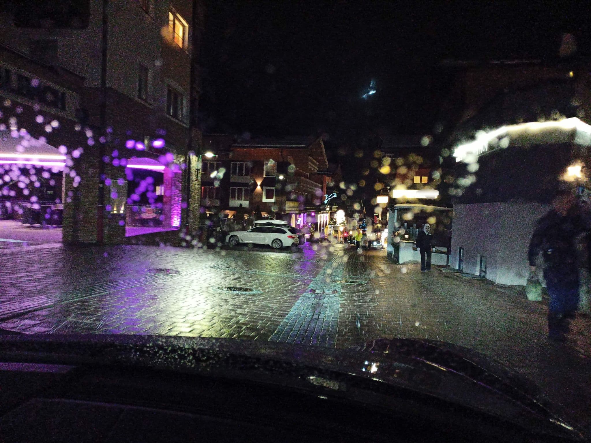 Street view near Zimmer 216 "Pantherhotel Österreich", Saalbach — © xdTAGCLAN (CC BY-SA · Mapillary)