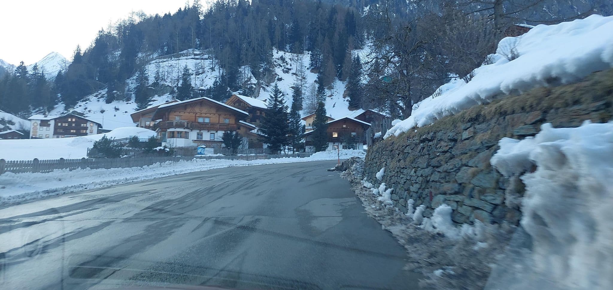 Street view near Johann Dorer, Virgen — © gzin (CC BY-SA · Mapillary)