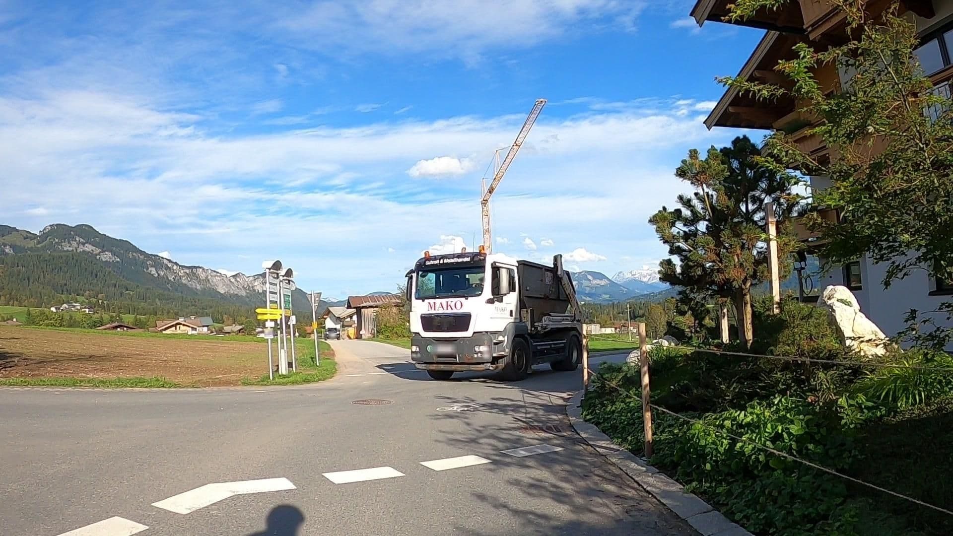 Street view near KaiserMoments, Ellmau — © osmplus_org (CC BY-SA · Mapillary)