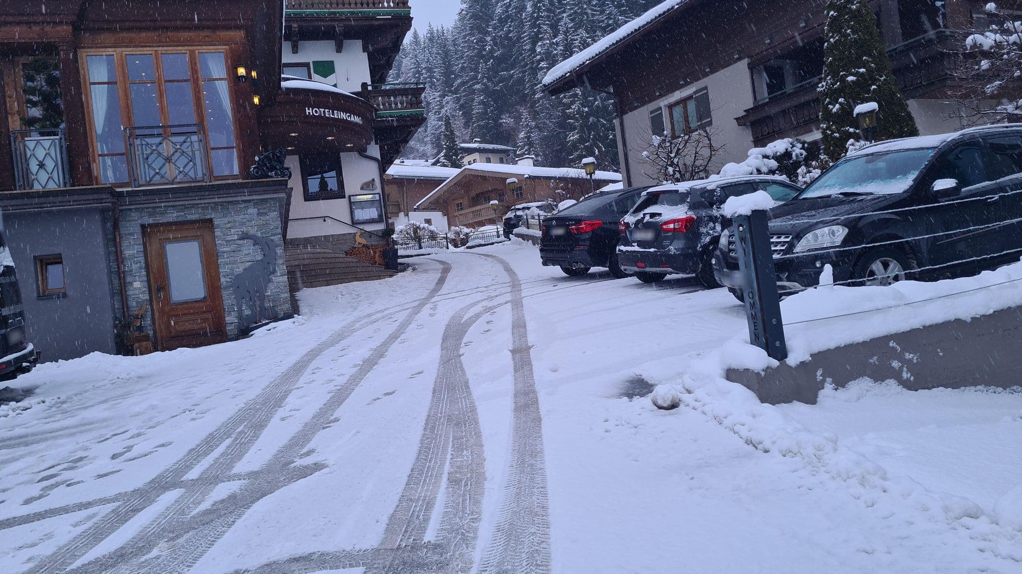 Street view near Chalet Barbara, Neukirchen am Großvenediger — © dsmm (CC BY-SA · Mapillary)