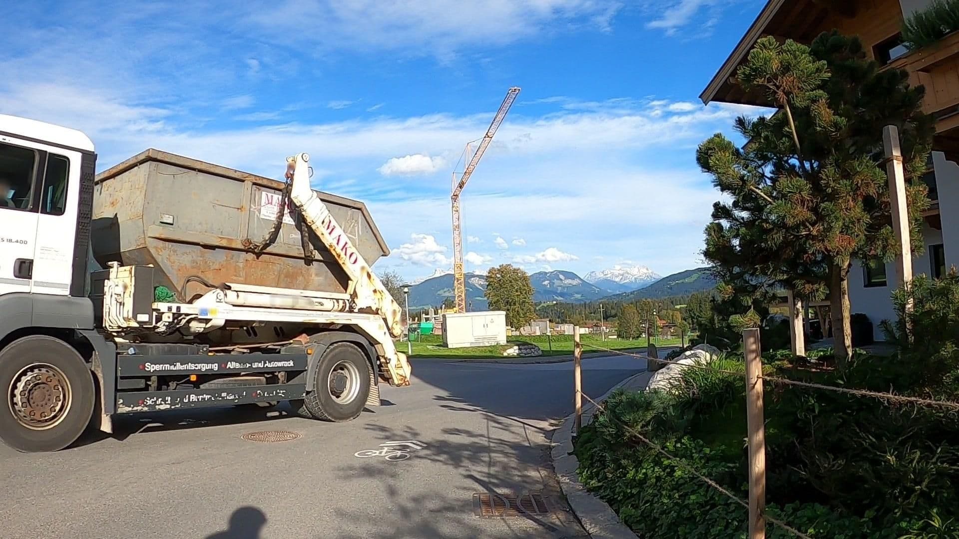 Street view near Pension Schipflinger, Ellmau — © osmplus_org (CC BY-SA · Mapillary)