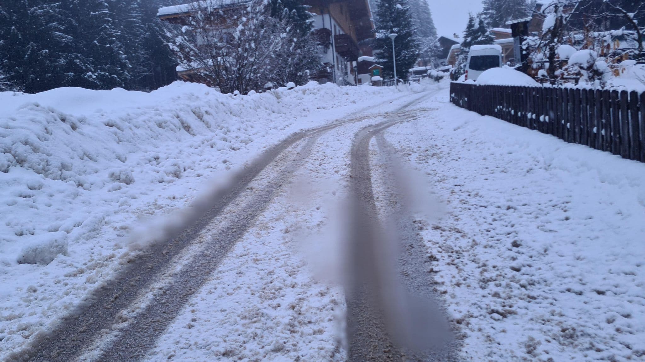 Street view near Pension Pichler, Neukirchen am Großvenediger — © dsmm (CC BY-SA · Mapillary)