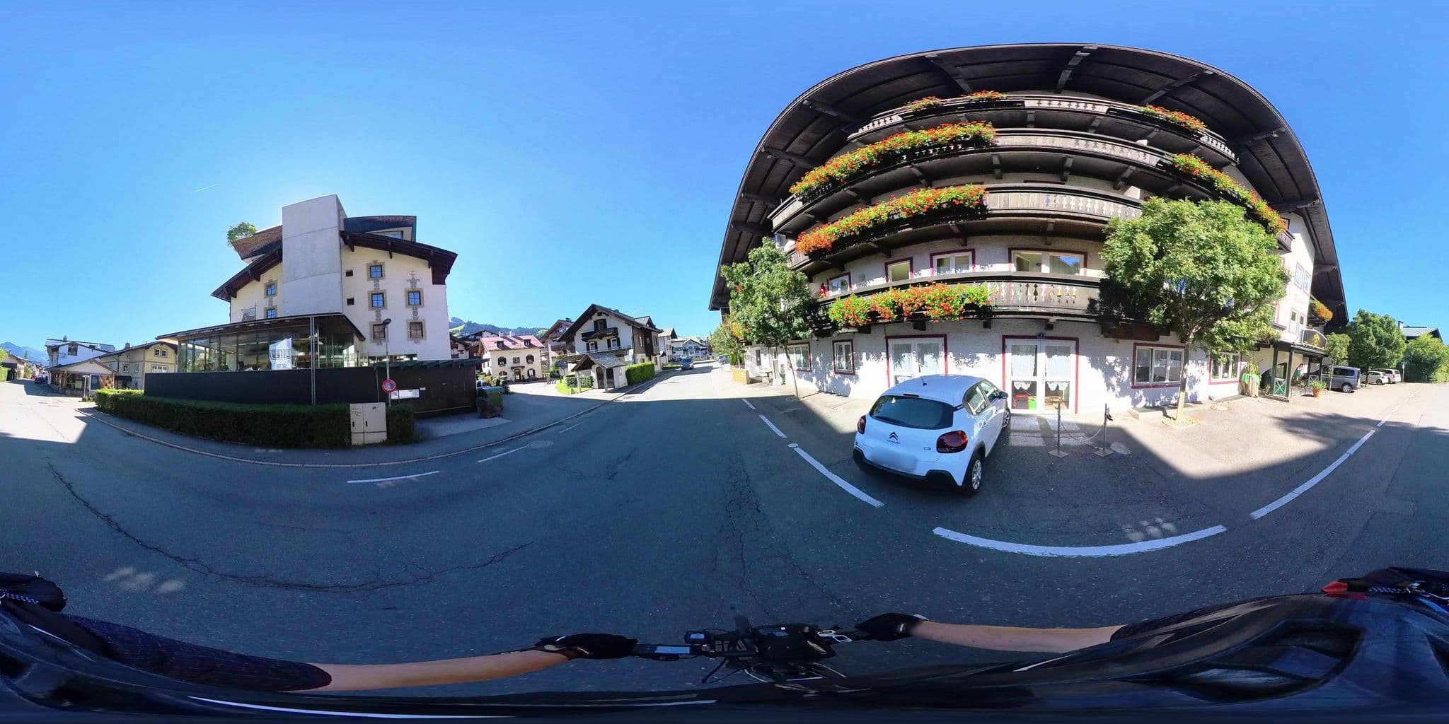 Street view near Hummer Cafe-Bistro, Kitzbühel — © osmplus_org (CC BY-SA · Mapillary)