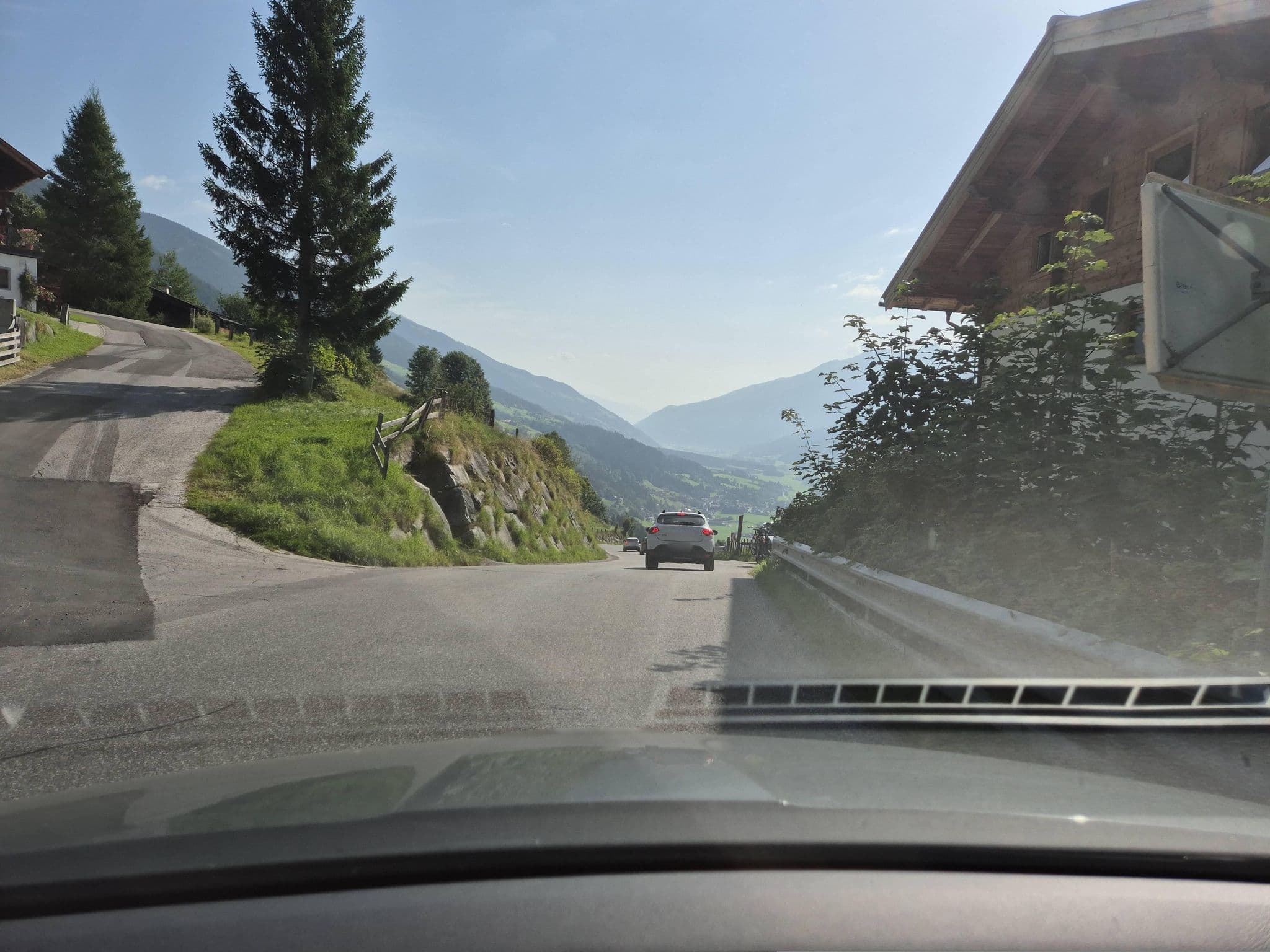 Street view near Novahof, Neukirchen am Großvenediger — © schermy_at (CC BY-SA · Mapillary)