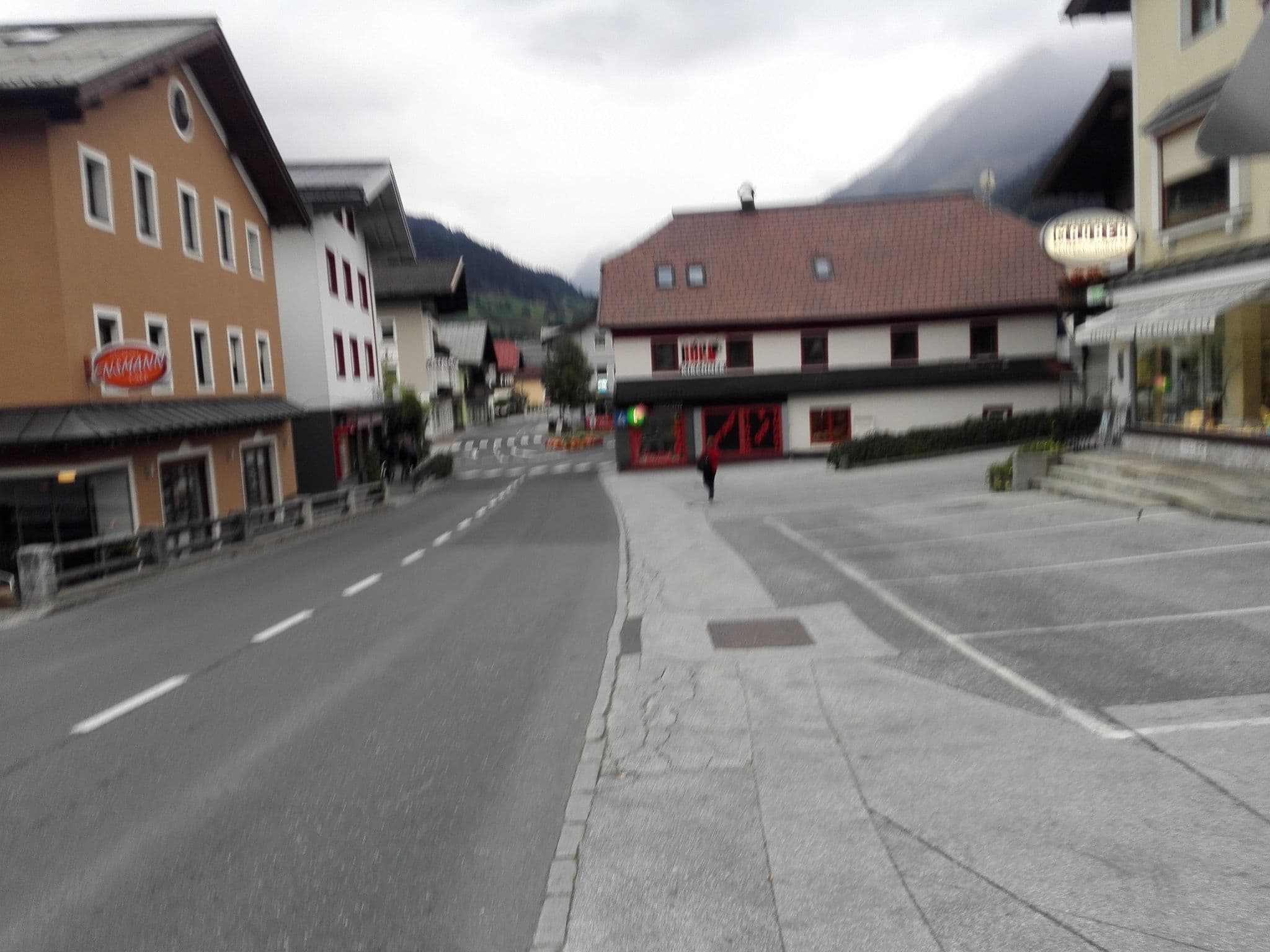 Street view near Aurthur und Ida Ensmann, Mittersill — © aceini (CC BY-SA · Mapillary)