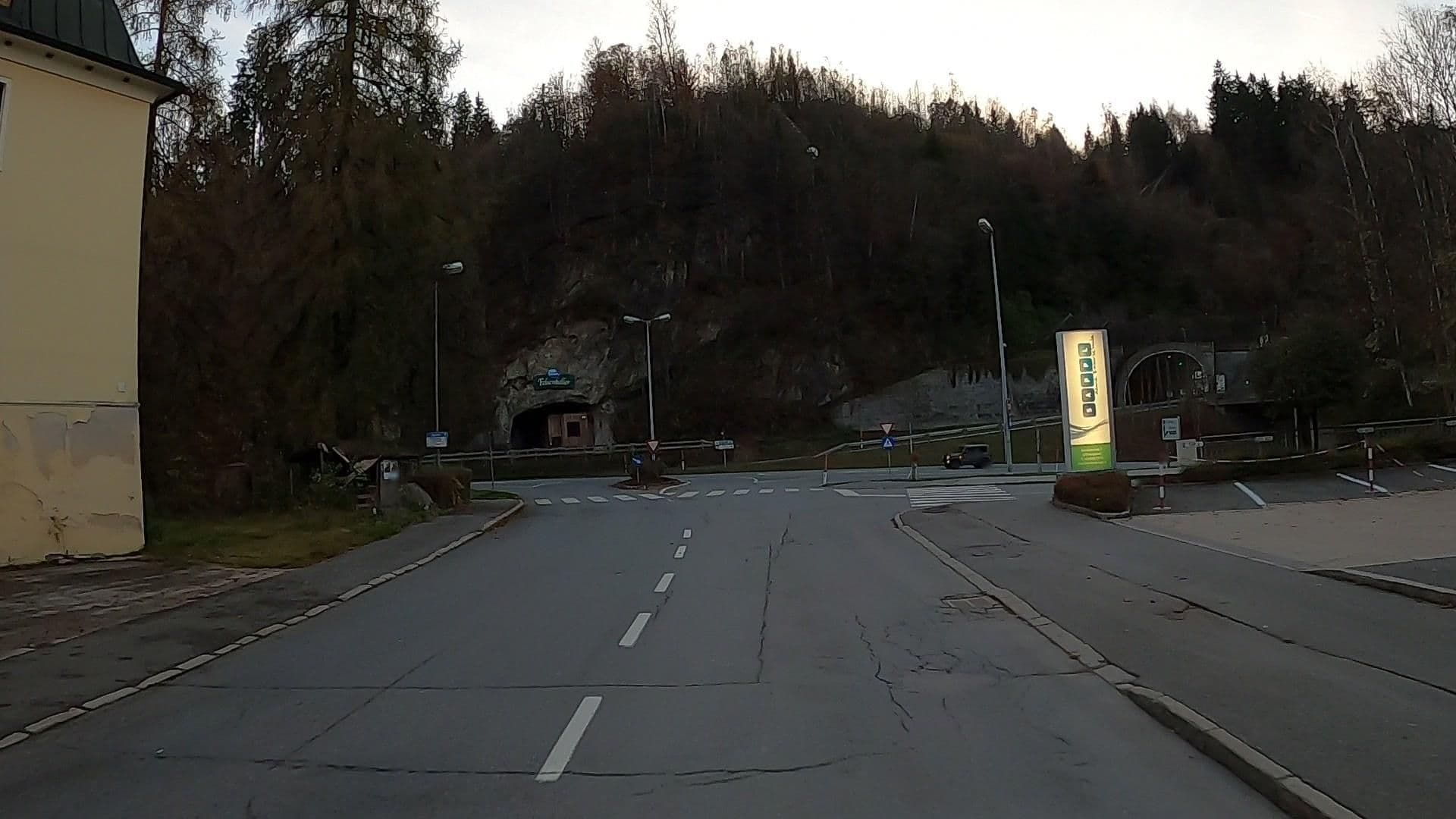Street view near Hans Ischia & Co., Kitzbühel — © osmplus_org (CC BY-SA · Mapillary)