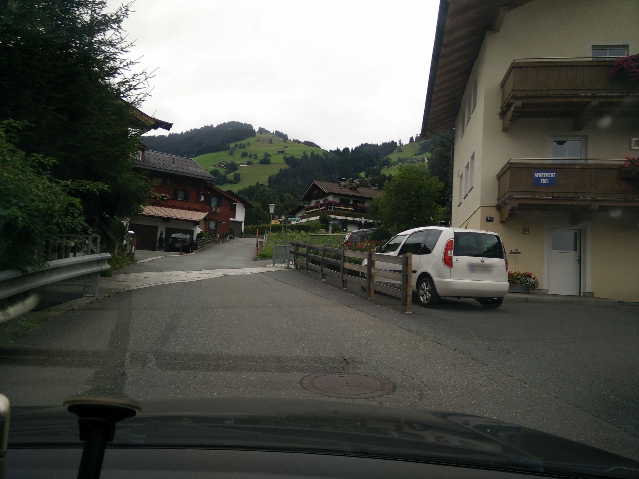 Street view near Haus Alpenheim, Brixen im Thale — © grin (CC BY-SA · Mapillary)