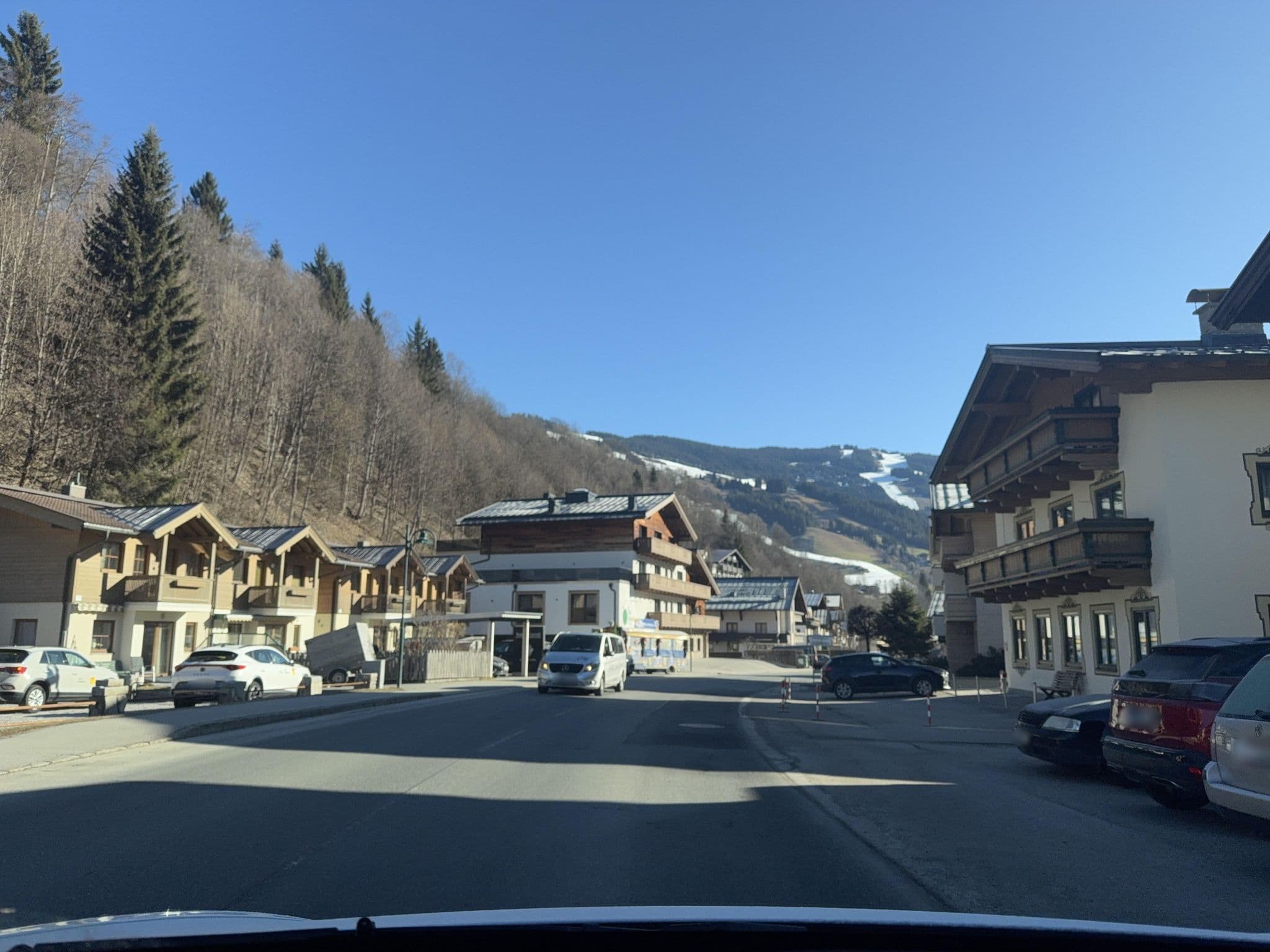 Street view near Landhaus Burgi, Saalbach — © ottor (CC BY-SA · Mapillary)