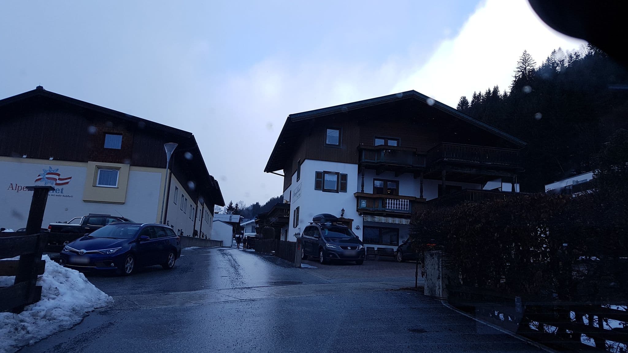 Street view near Privatzimmer Kammerlander, Neukirchen am Großvenediger — © dsmm (CC BY-SA · Mapillary)