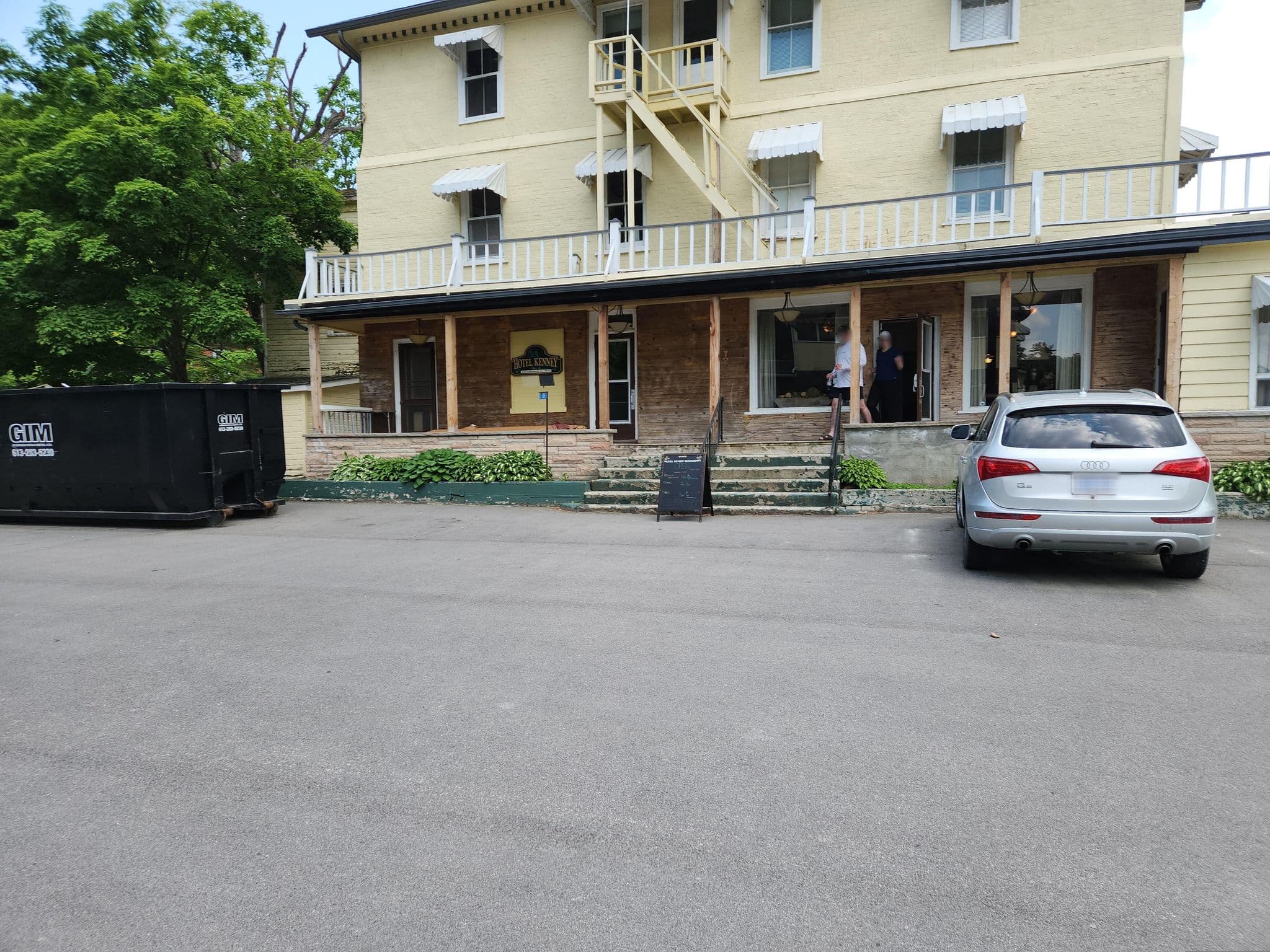 Street view near Hotel Kenney, Gananoque — © rps333 (CC BY-SA · Mapillary)