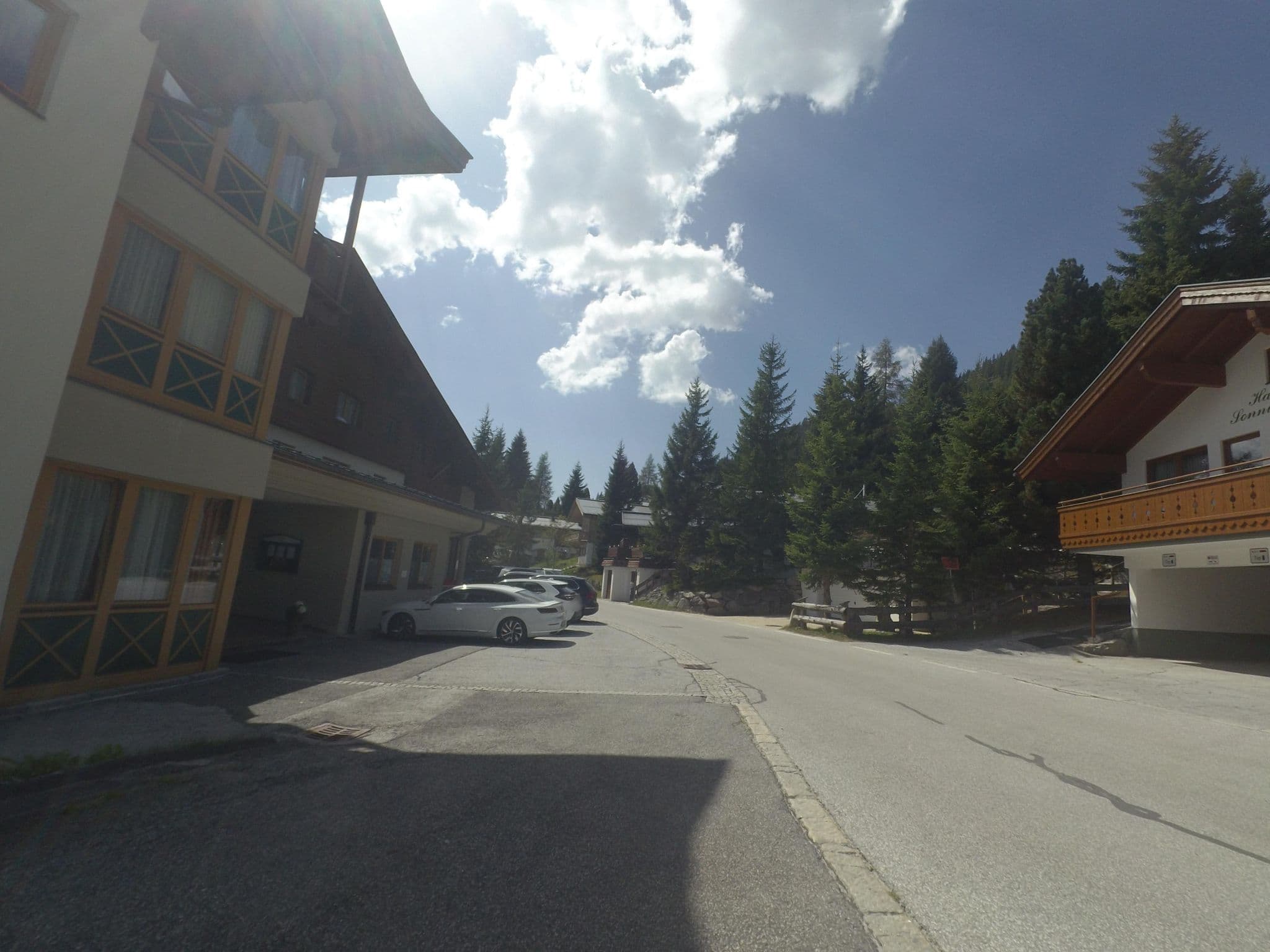 Street view near Hotel Königsleiten Vital Alpin, Neukirchen am Großvenediger — © schermy_at (CC BY-SA · Mapillary)