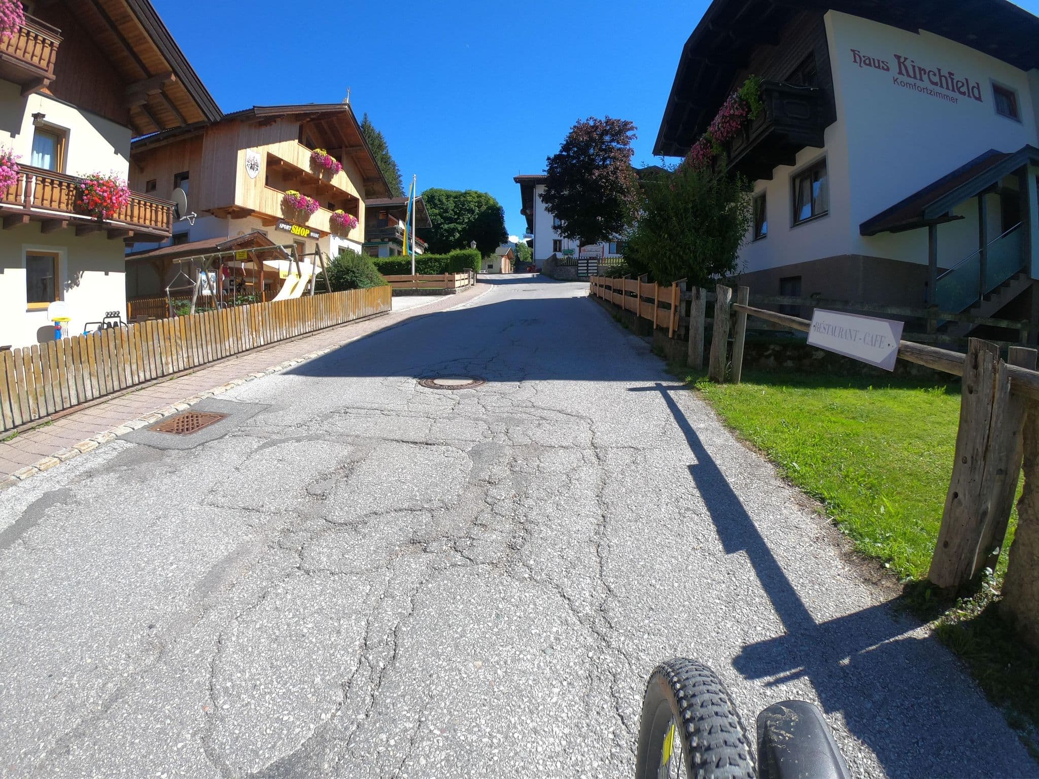 Street view near kamer 116, Oberau — © vinisa (CC BY-SA · Mapillary)