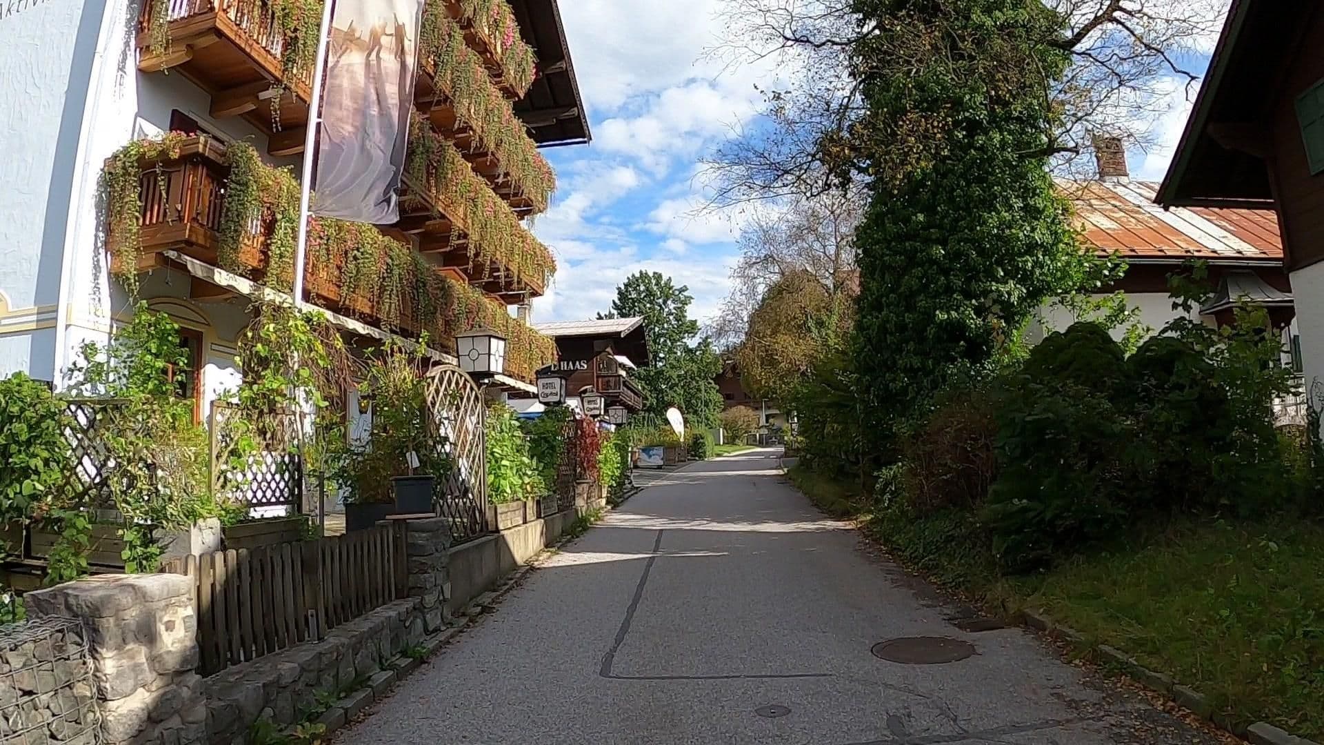 Street view near Hotel Crystal, Sankt Johann in Tirol — © osmplus_org (CC BY-SA · Mapillary)