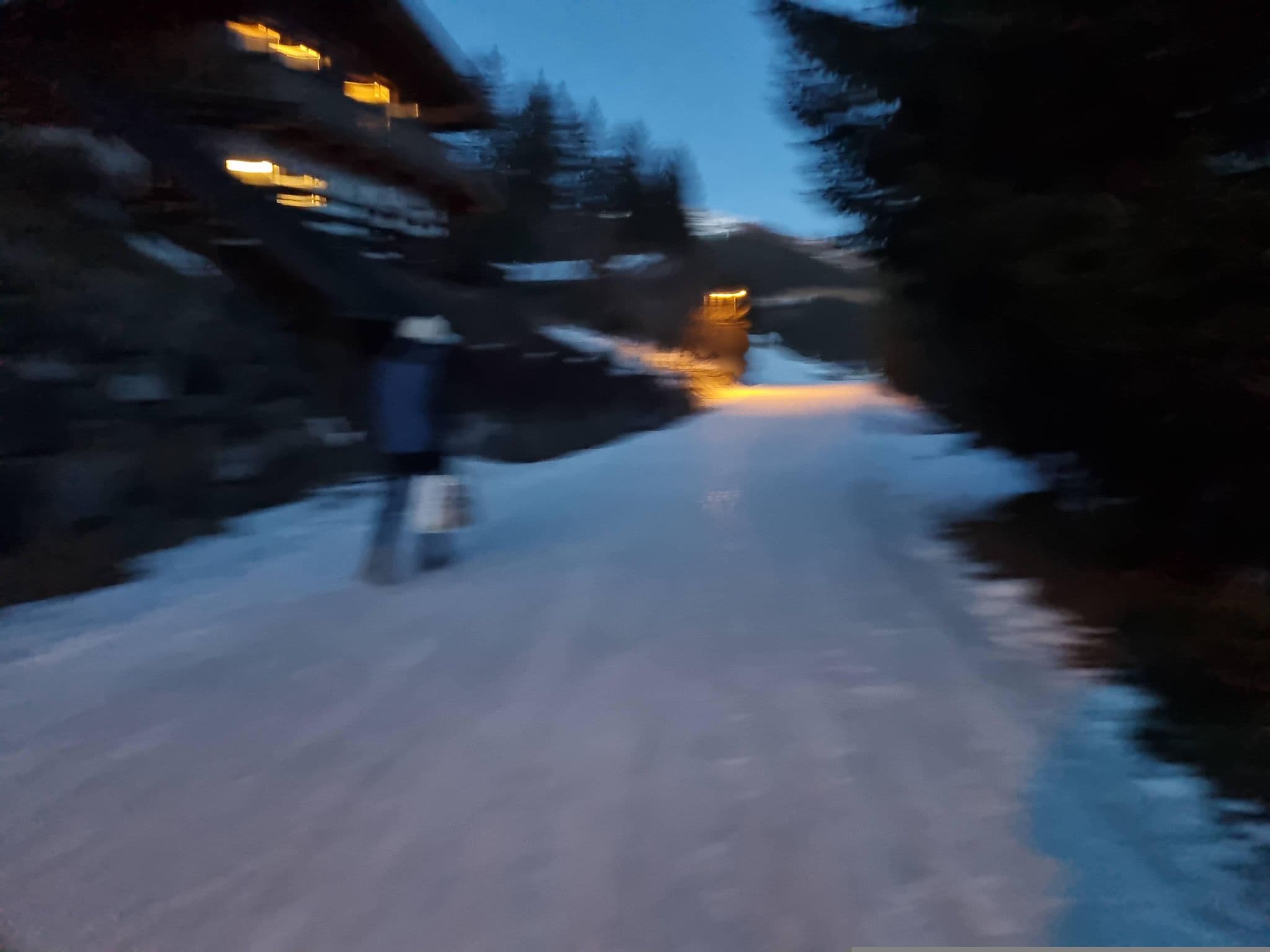 Street view near chalet emma, Neukirchen am Großvenediger — © dsmm (CC BY-SA · Mapillary)