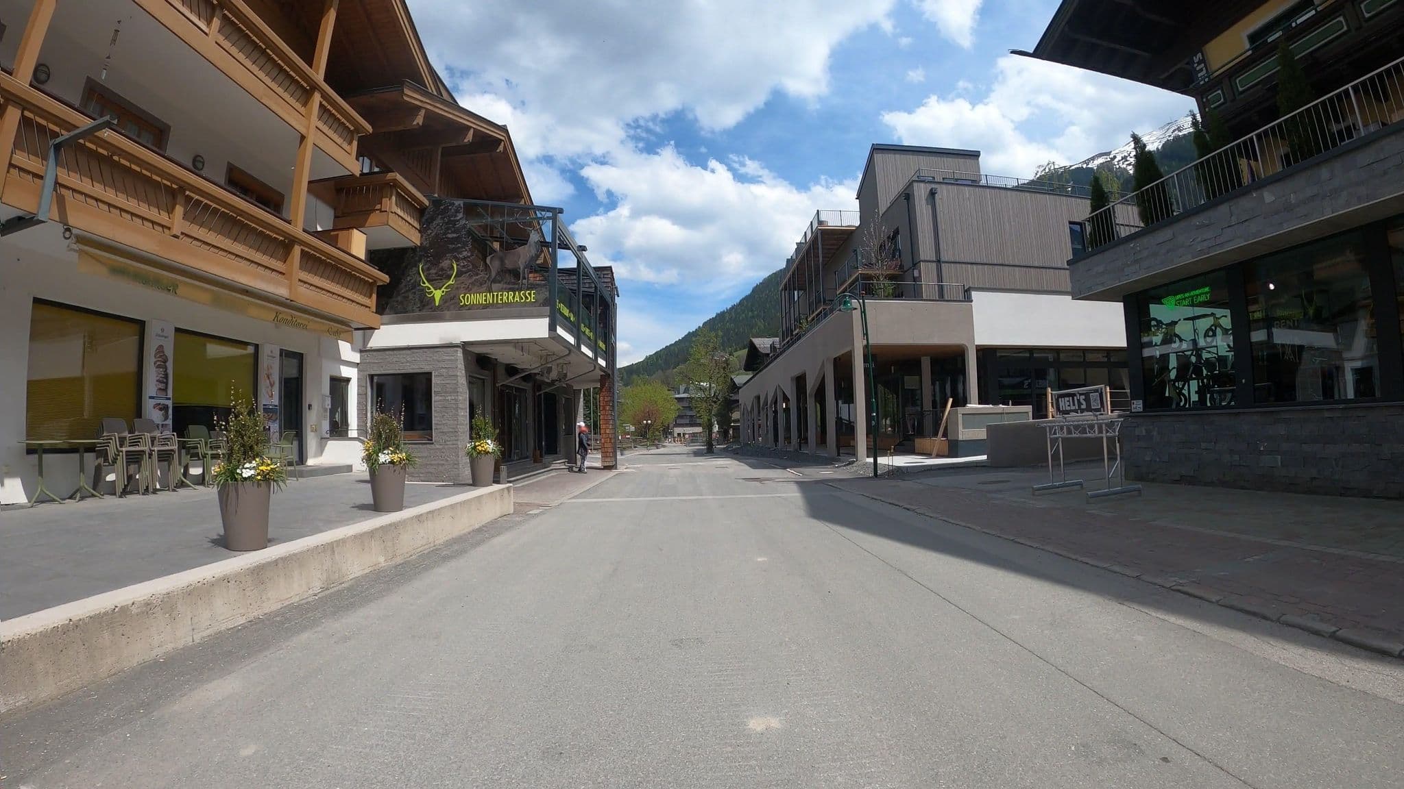 Street view near Alpin Paradies d Partnerhotels, Hinterglemm — © osmplus_org (CC BY-SA · Mapillary)