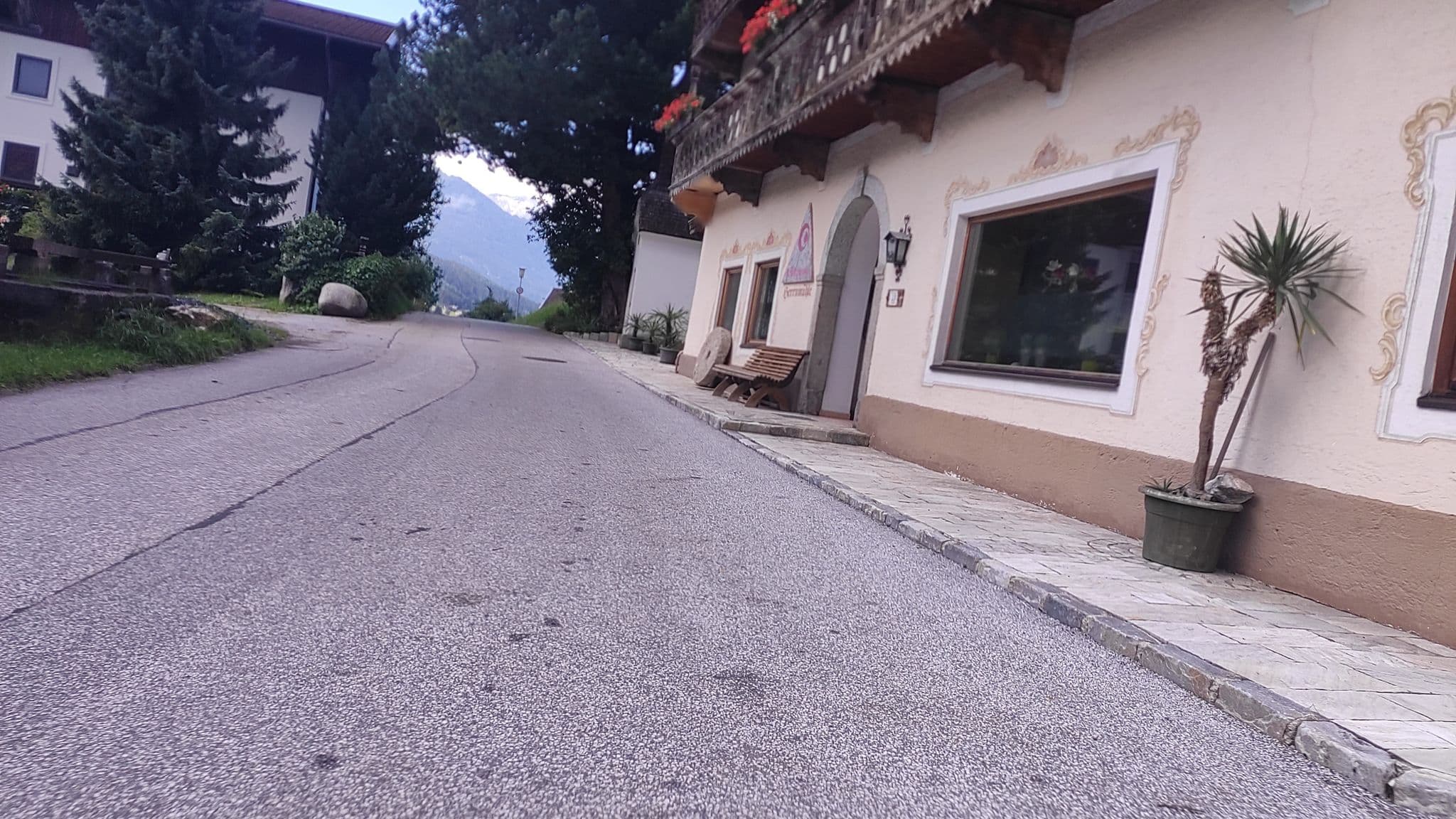 Street view near Kraftquelle Herrnmühle, Bramberg am Wildkogel — © consens_verkehrsplanung (CC BY-SA · Mapillary)