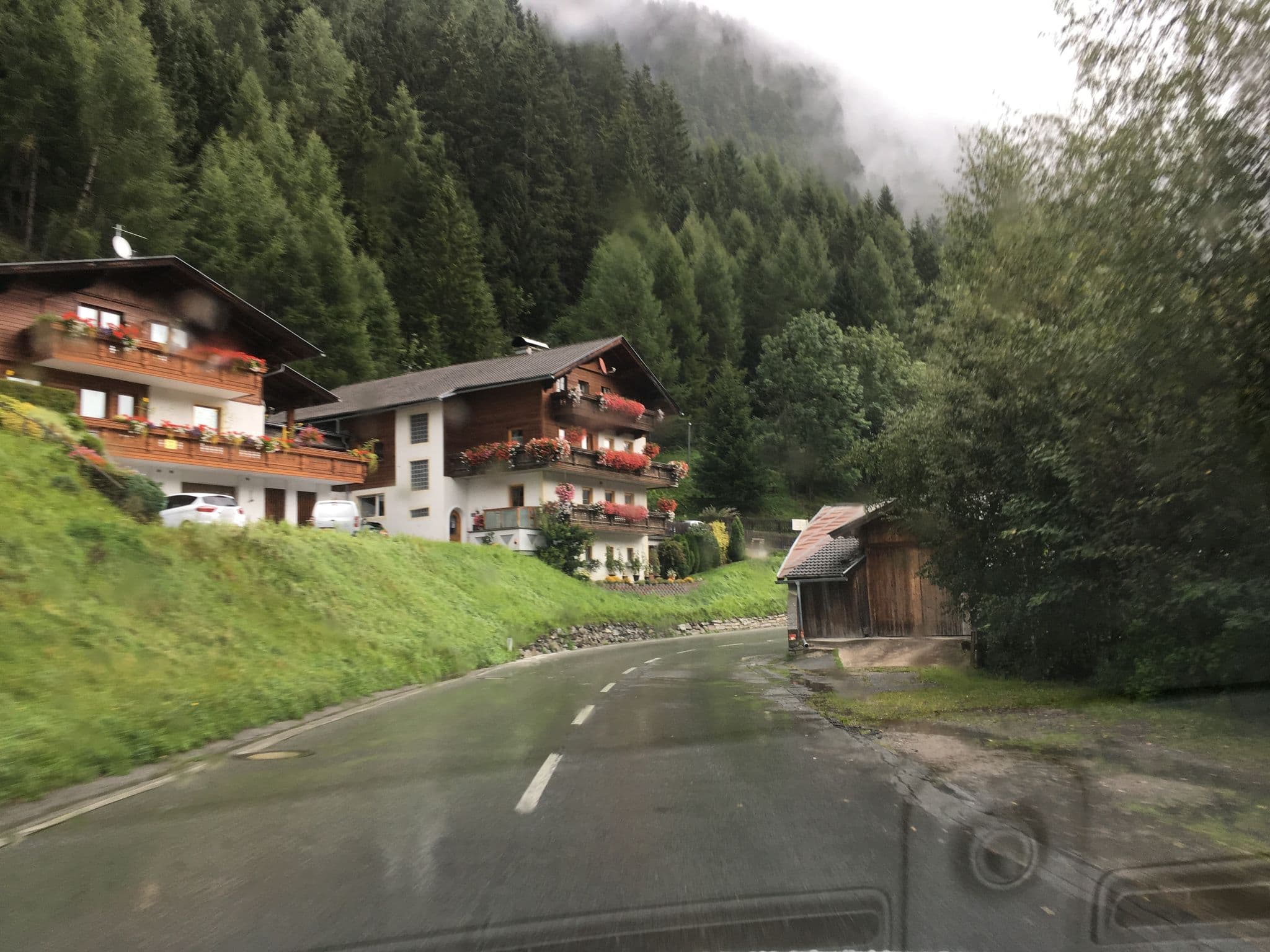 Street view near Johann Kratzer, Virgen — © chrisbeddow (CC BY-SA · Mapillary)