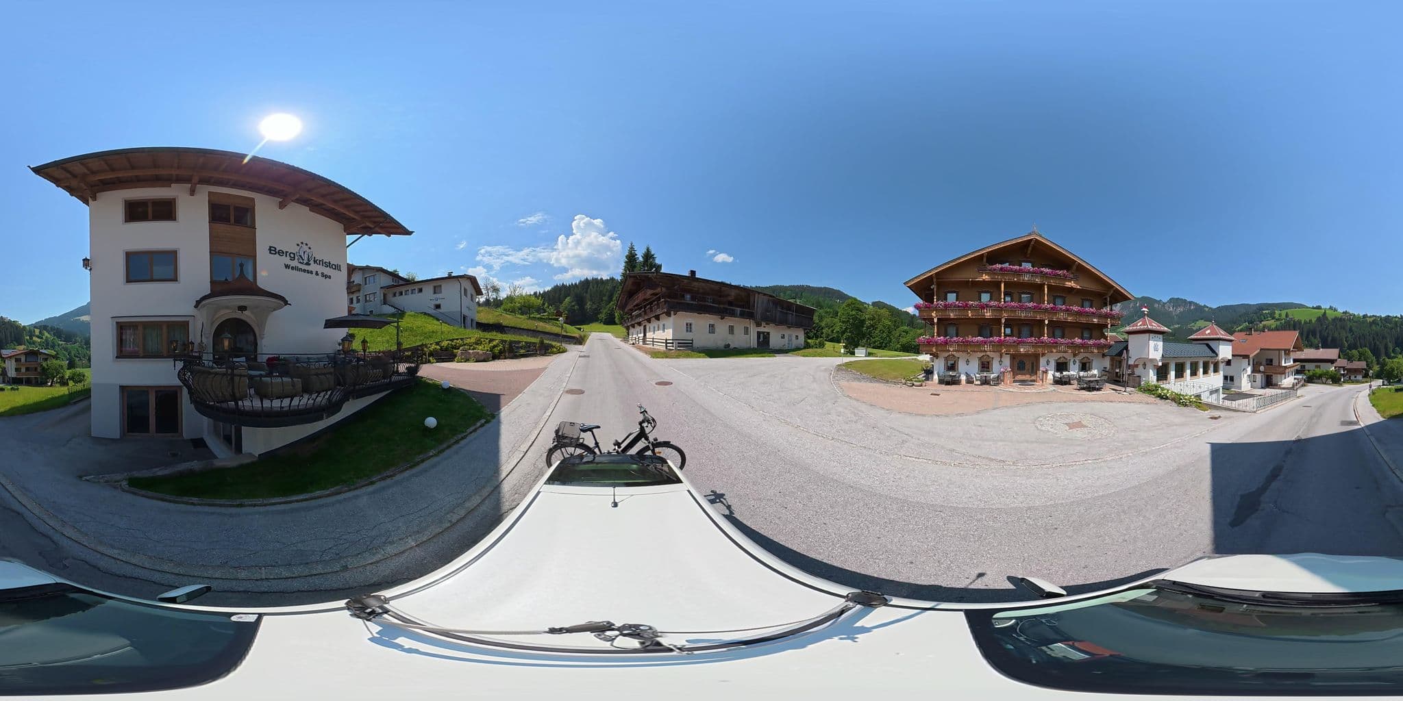 Street view near Schwimmbad Hotel Bergkristall, Oberau — © osmplus_org (CC BY-SA · Mapillary)
