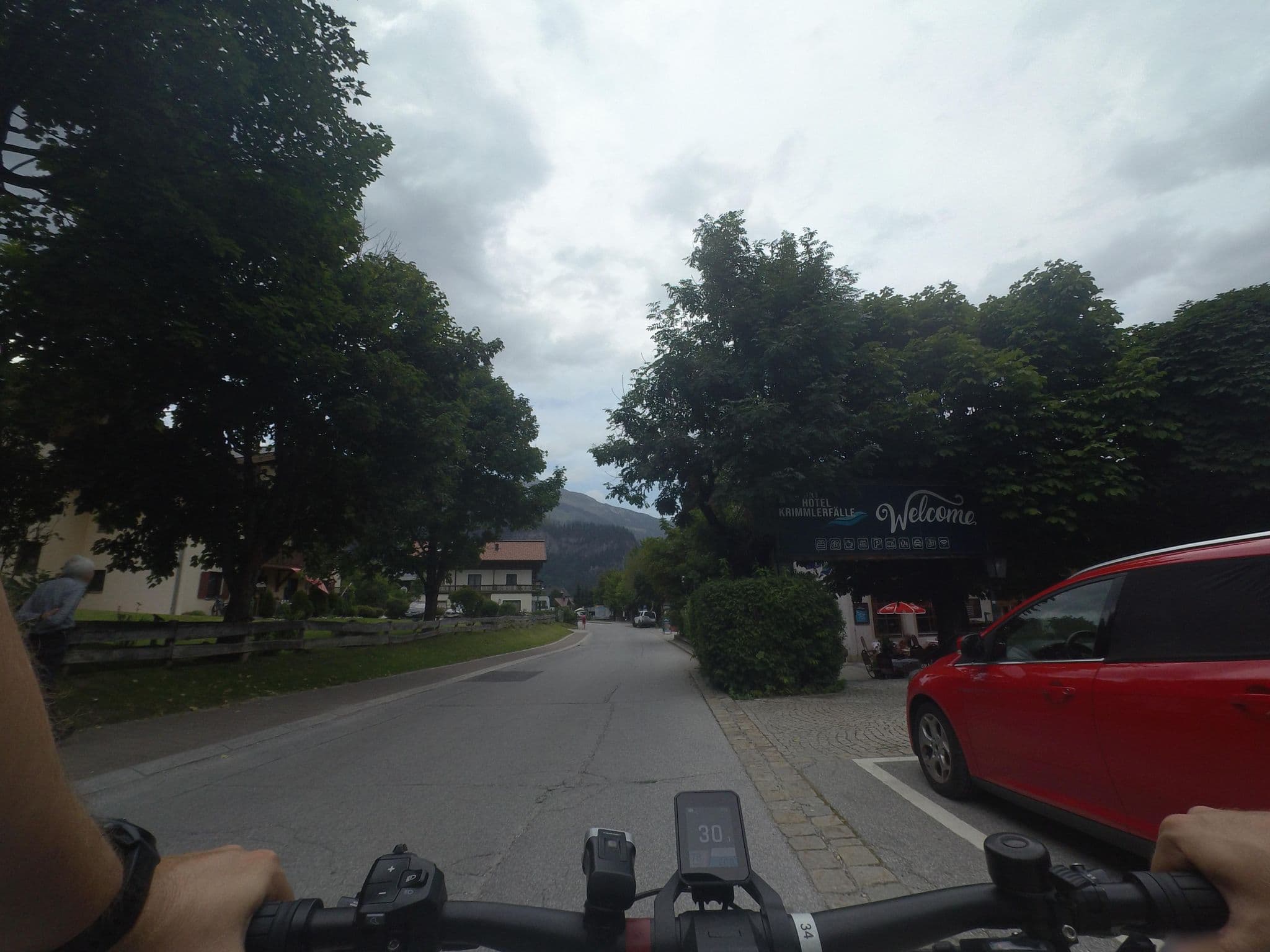 Street view near Hotel Krimmlerfälle, Neukirchen am Großvenediger
