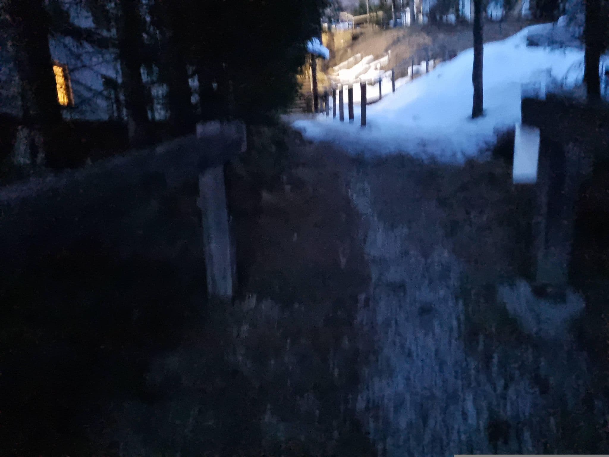 Street view near Roland’s Almhutte, Neukirchen am Großvenediger — © dsmm (CC BY-SA · Mapillary)