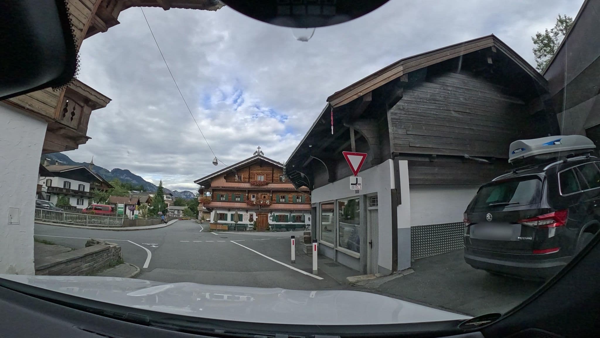 Street view near Gasthaus Reischerwirt, Ellmau — © dapiang (CC BY-SA · Mapillary)